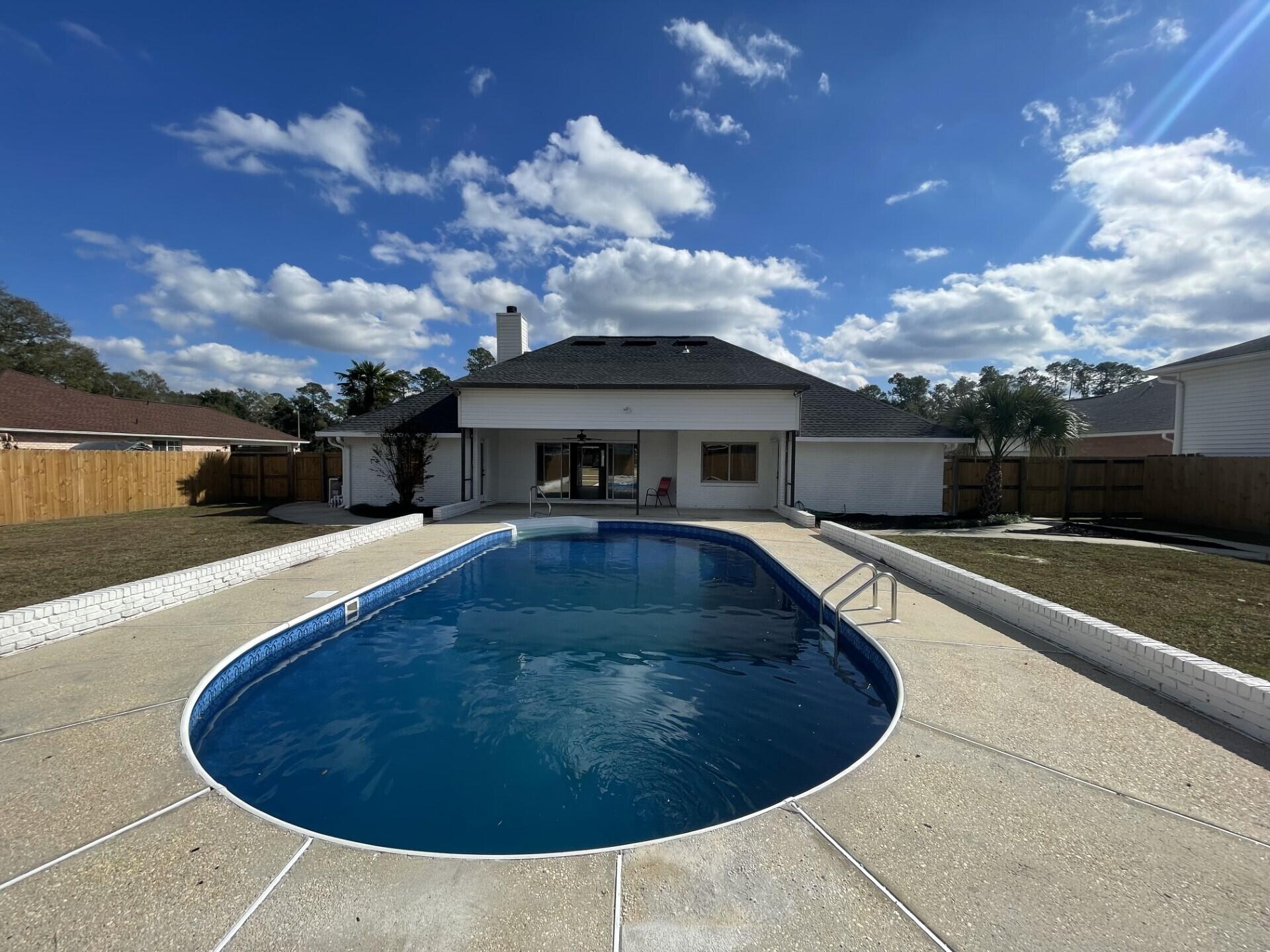 BRISTOL PARK - Residential