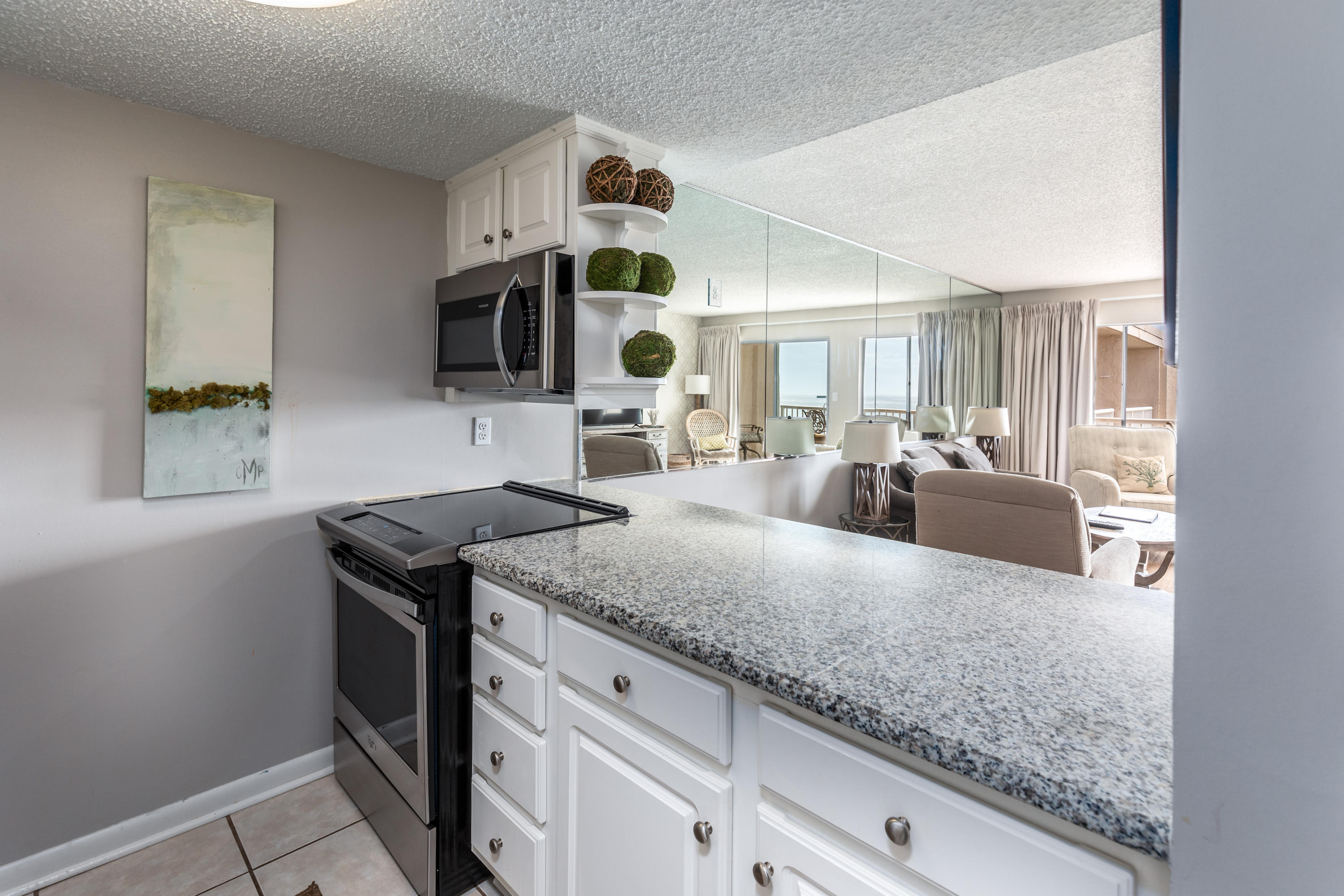 HOLIDAY SURF & RACQUET CLUB - Residential