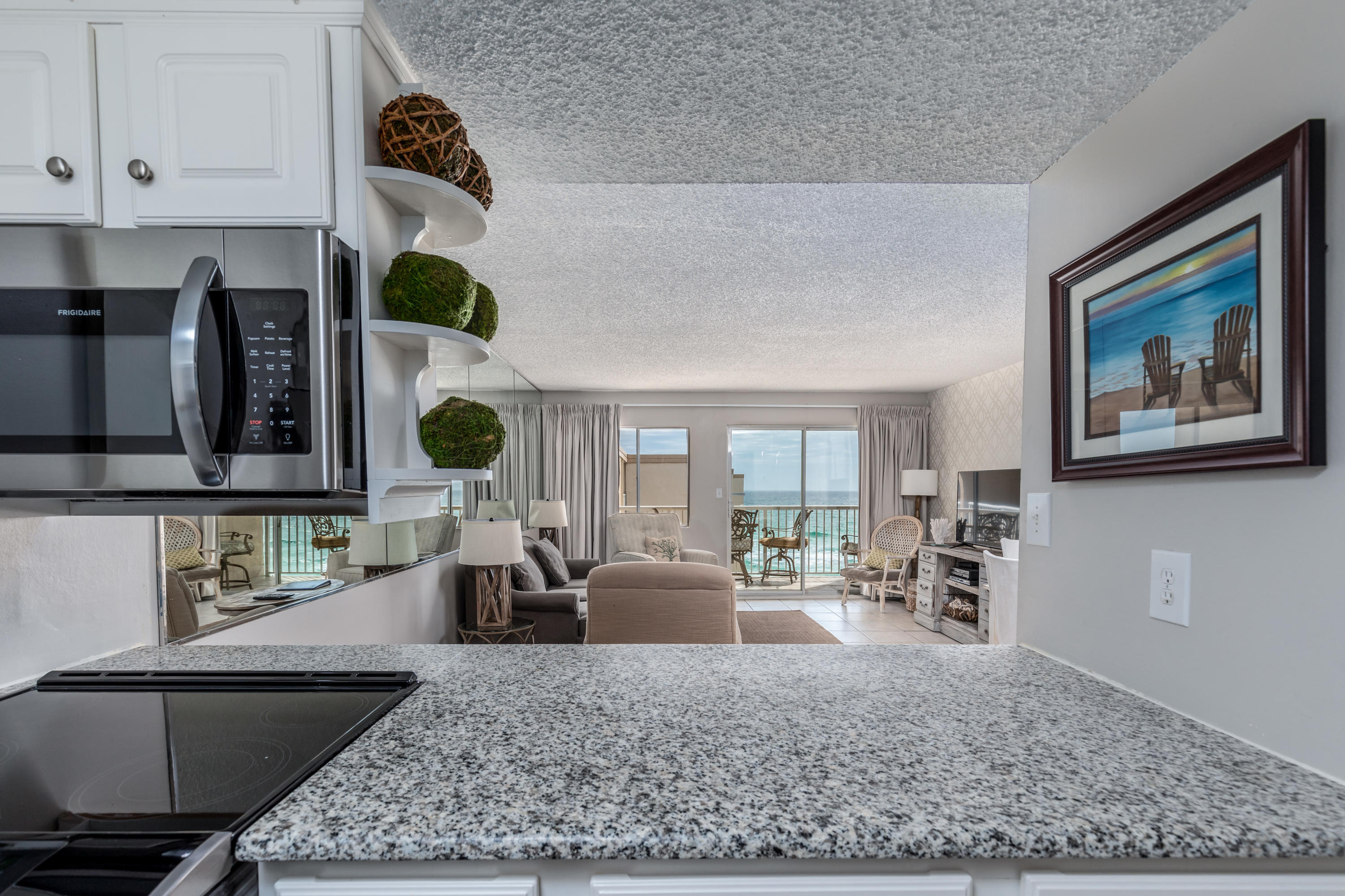 HOLIDAY SURF & RACQUET CLUB - Residential