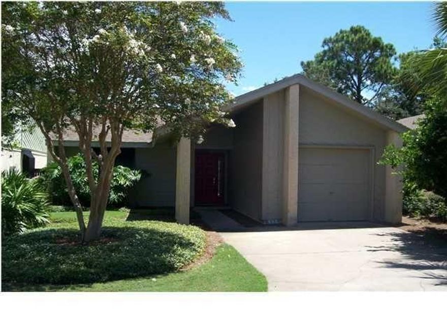 If you love to golf, this is the place! A beautiful unfurnished 2 bedroom,2 bath home inside the gates of Sandestin Golf and Beach Resort. Come see what all a Resort Community has to offer. Amenities available with the lease of this home (for a one-time, $150 administrative fee per lease term) are daily kayak, bike and boogie board rentals, daily tennis court time, fitness club access (with spa and steam rooms), access to the resorts four pools, and discounts on golf and beach set-ups. This is in addition to any amenities specific to this property's neighborhood and is an exclusive offering with this listing.