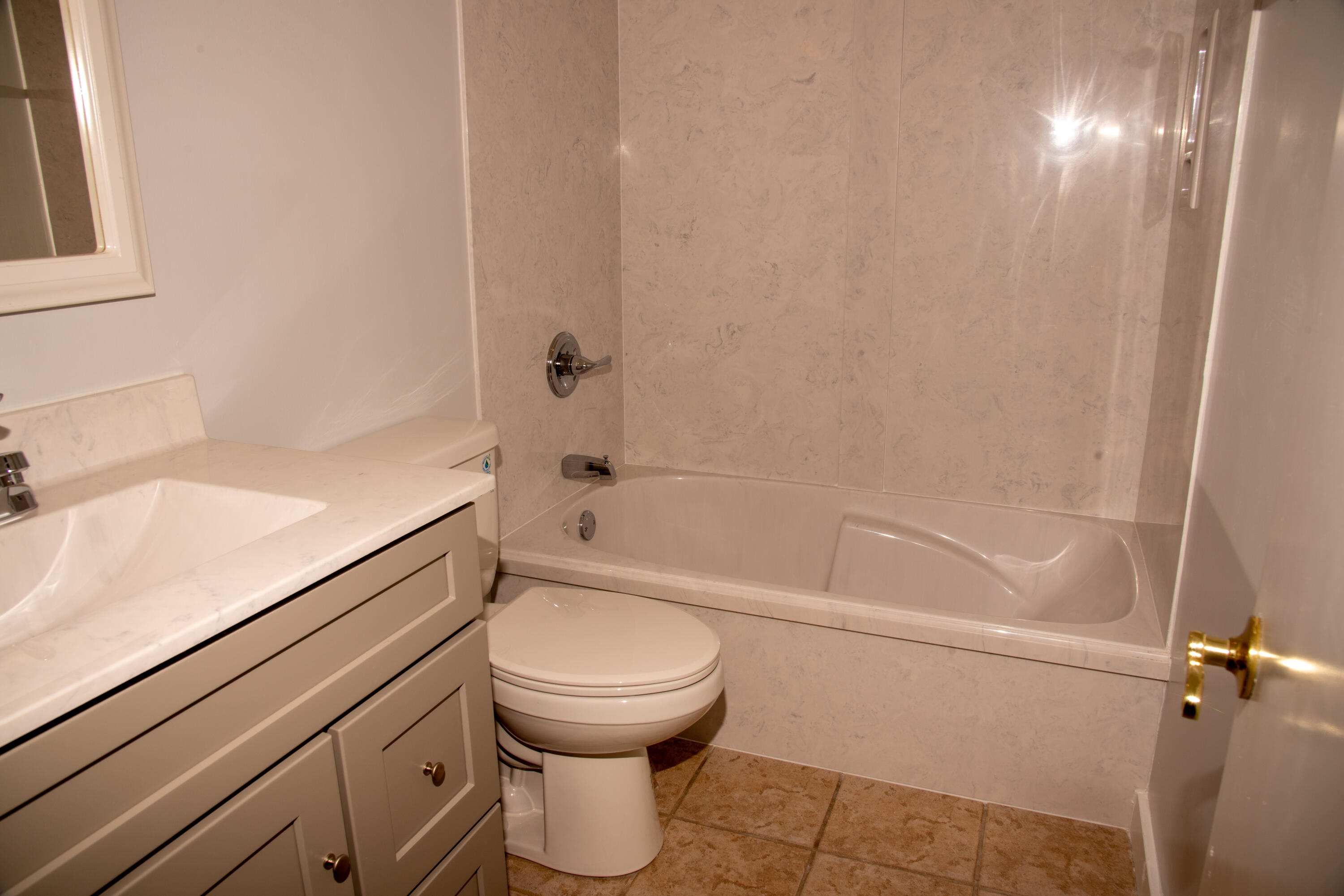 HOLIDAY ISLE-HARBOR - Residential Lease