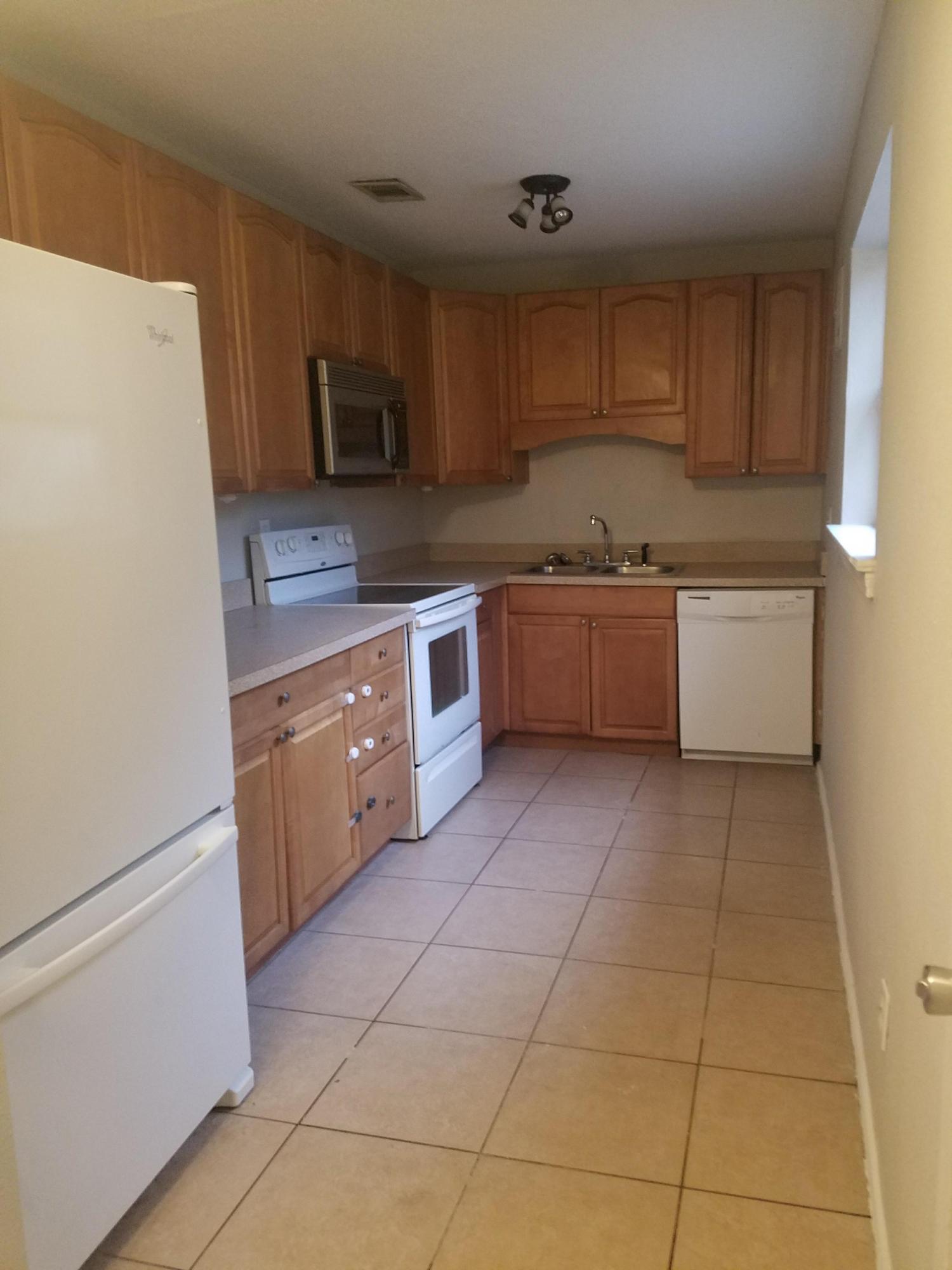 ELLIOTTS POINT 7TH ADDN - Residential