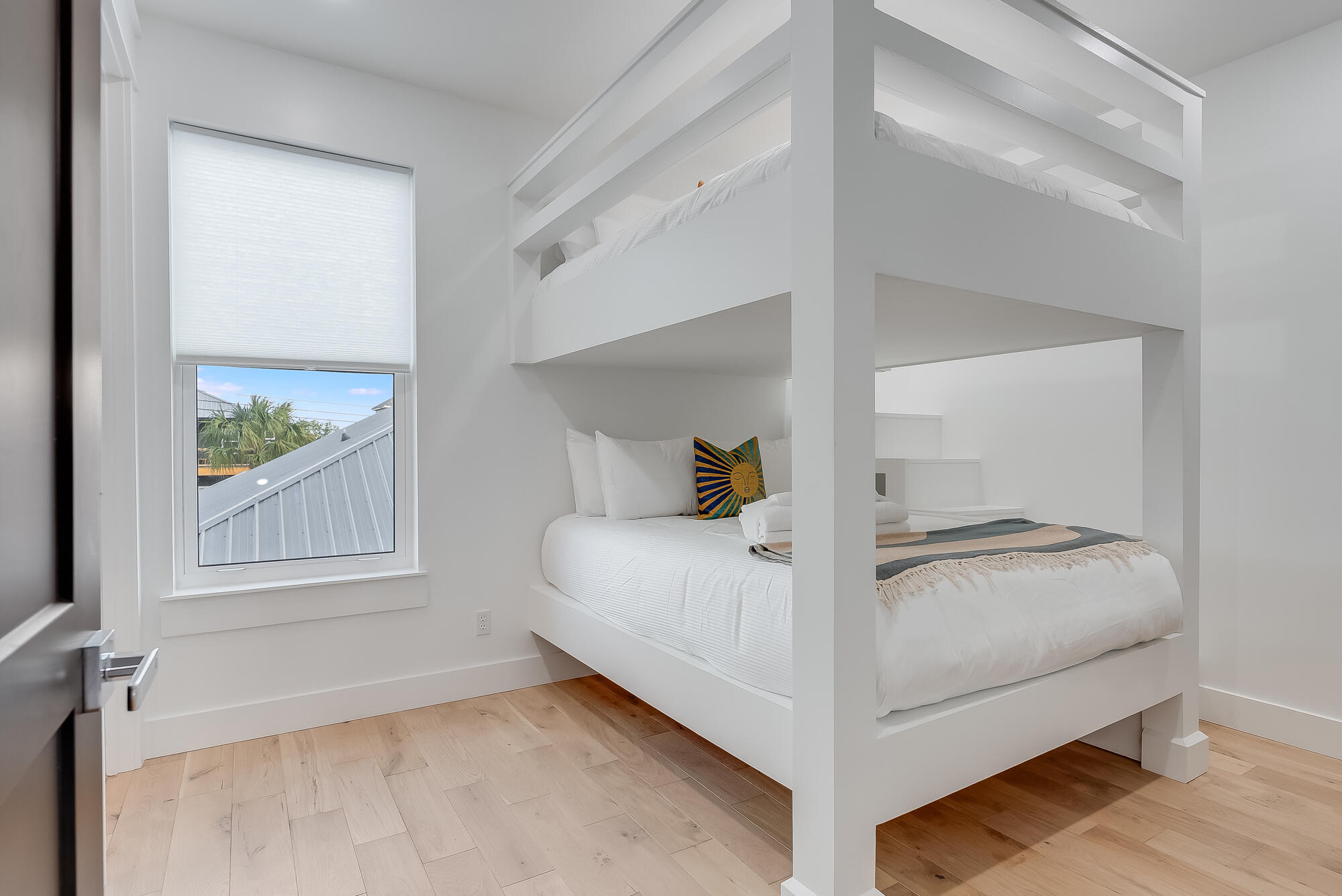 LAGUNA BEACH - Residential