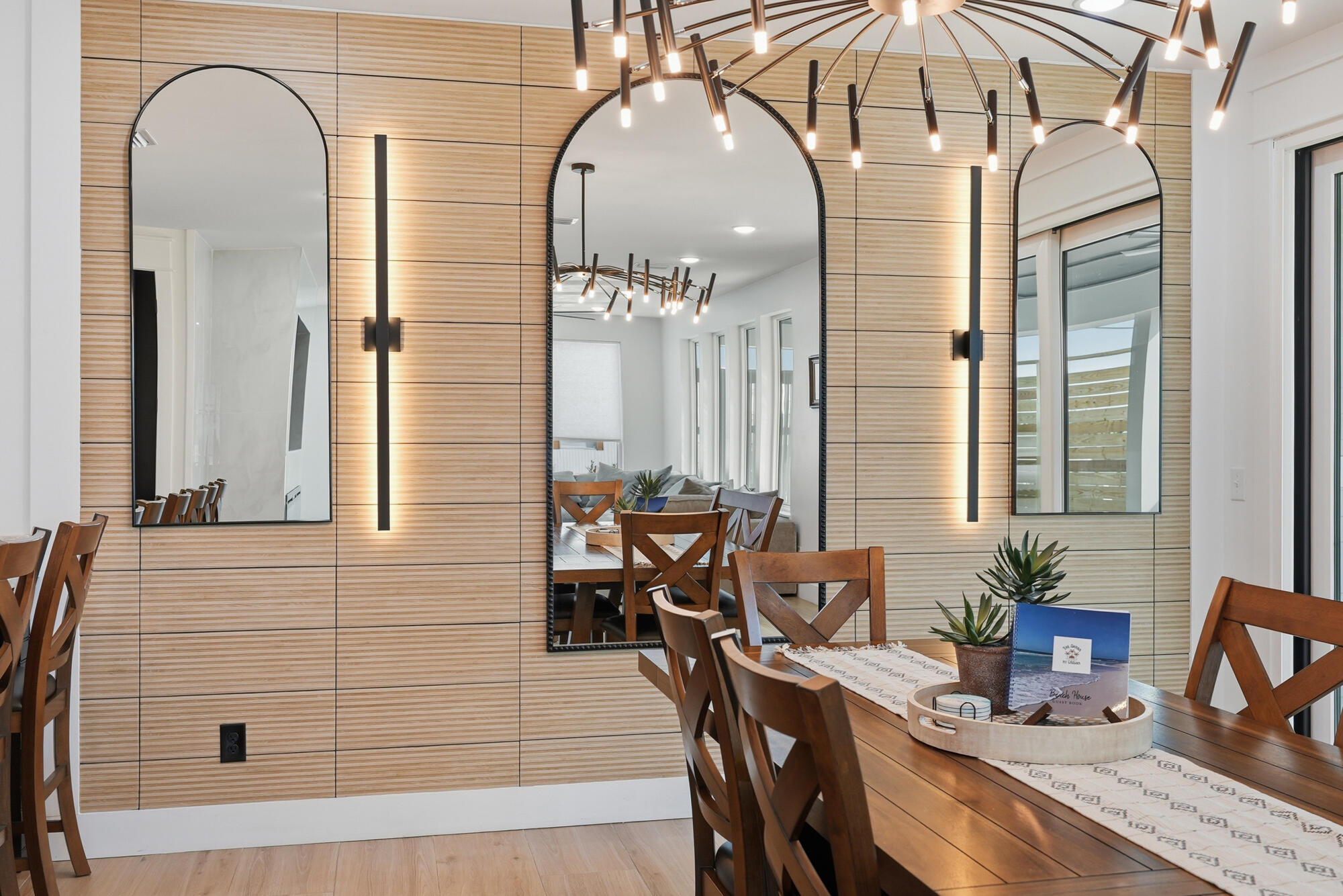 LAGUNA BEACH - Residential