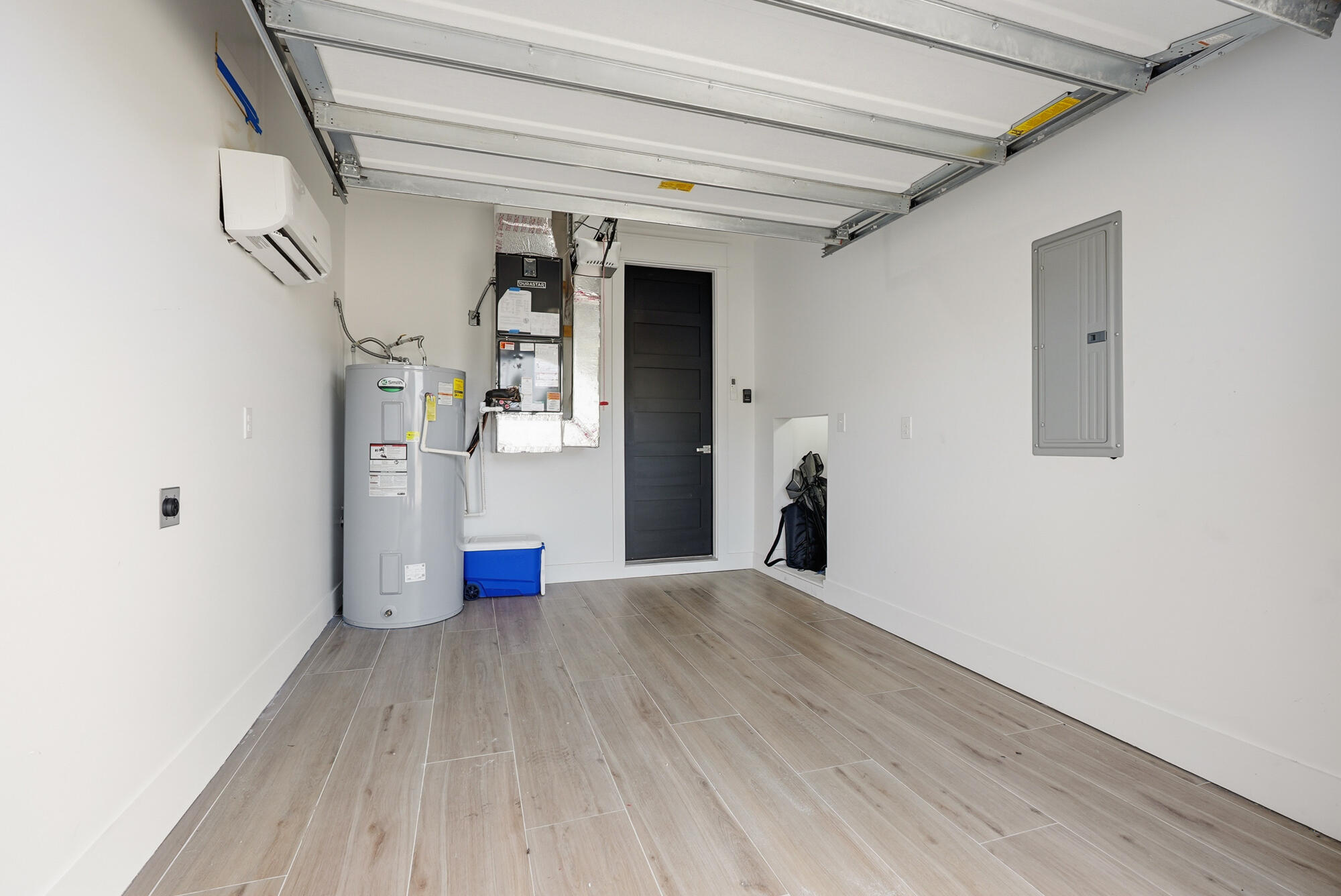 LAGUNA BEACH - Residential