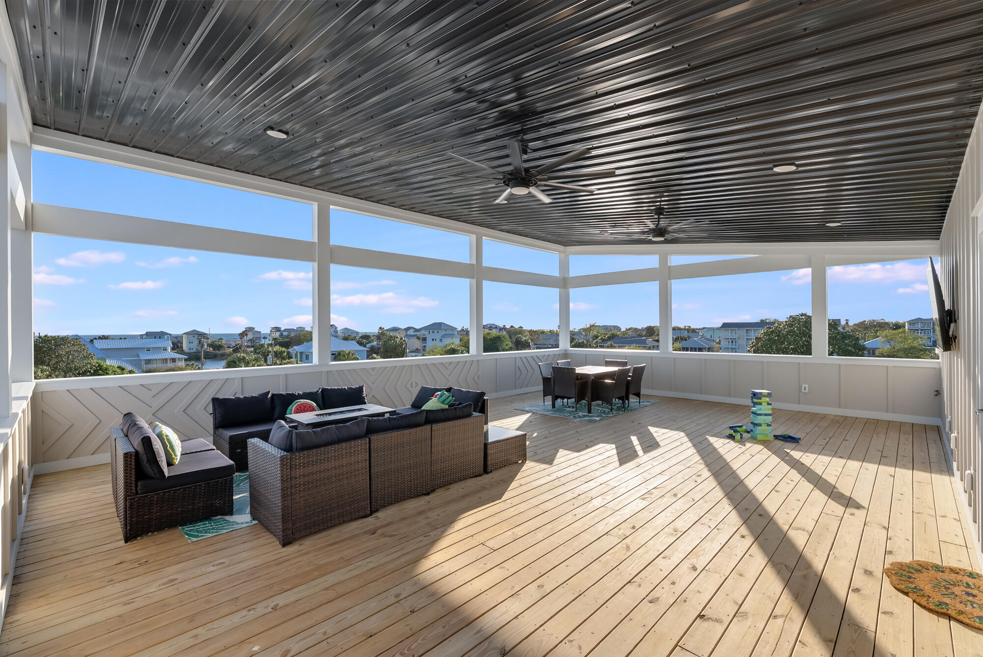 LAGUNA BEACH - Residential