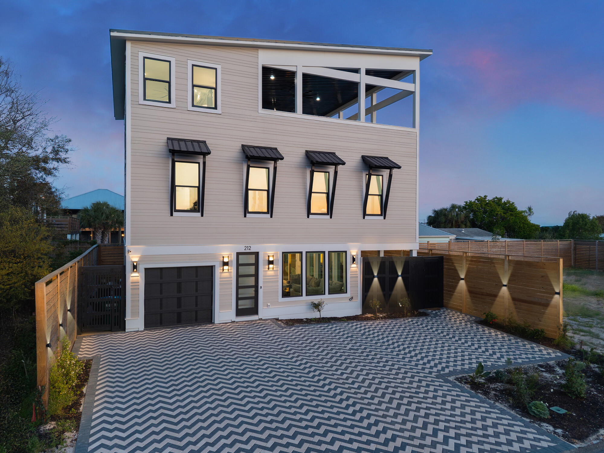 LAGUNA BEACH - Residential