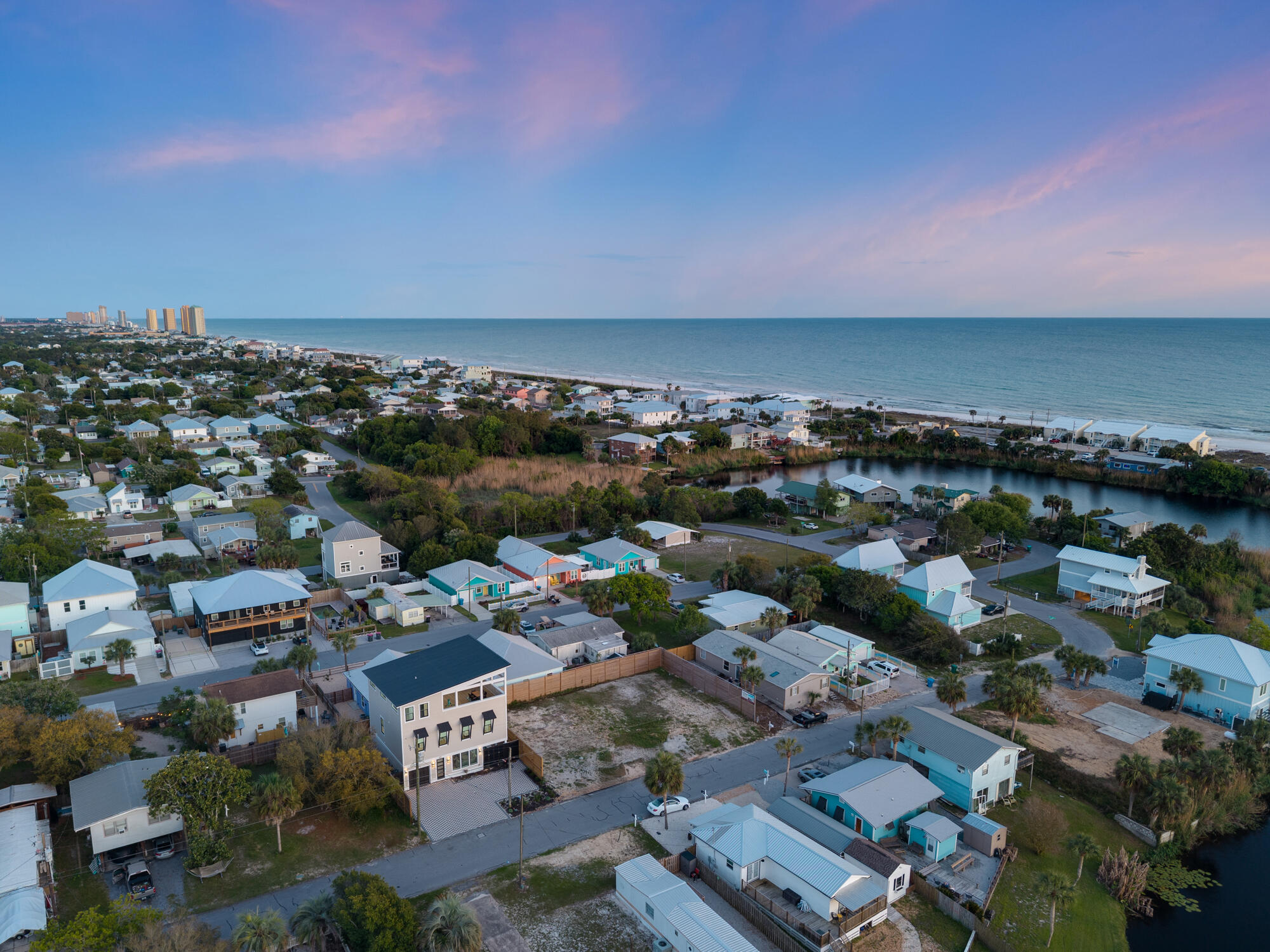 LAGUNA BEACH - Residential