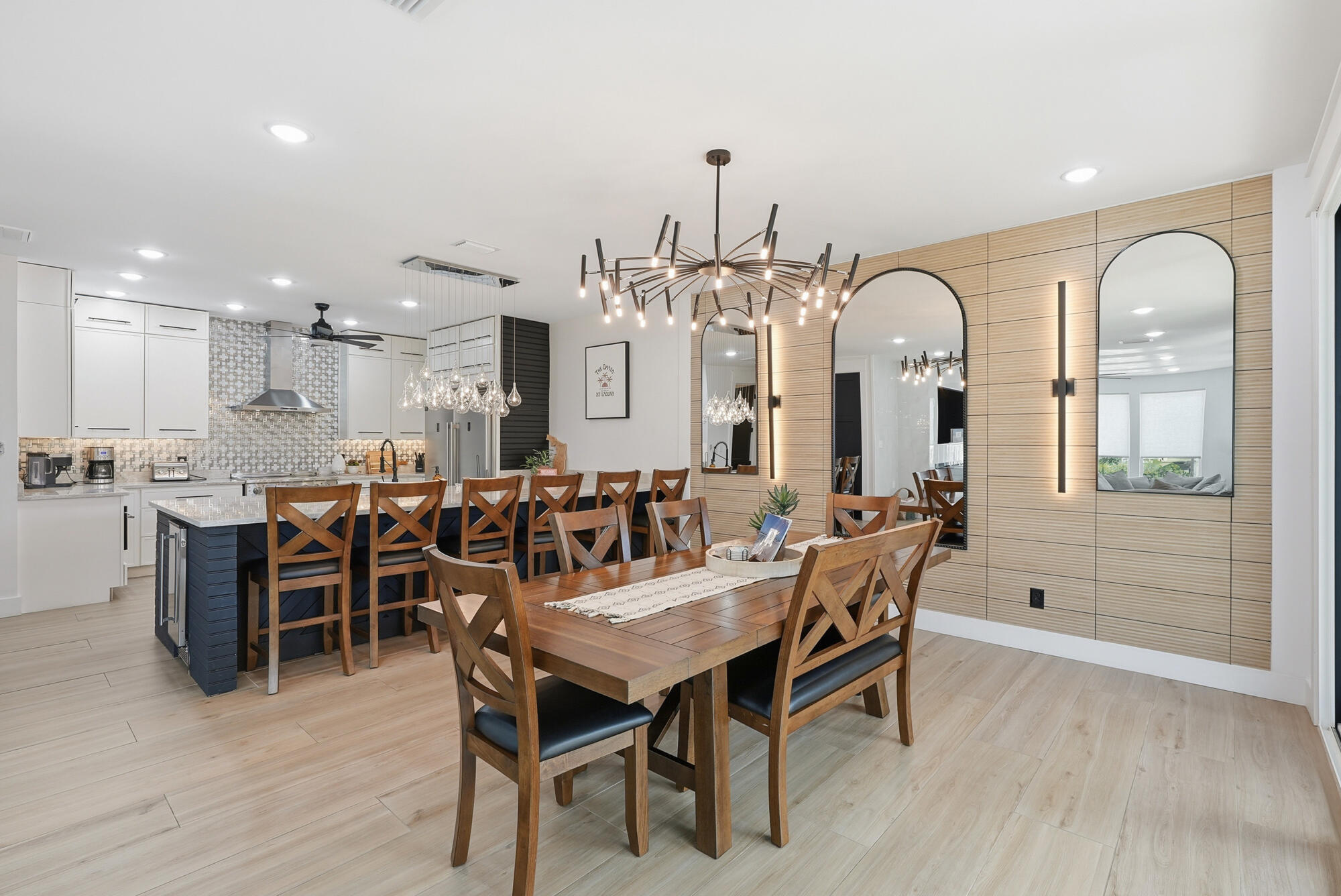 LAGUNA BEACH - Residential