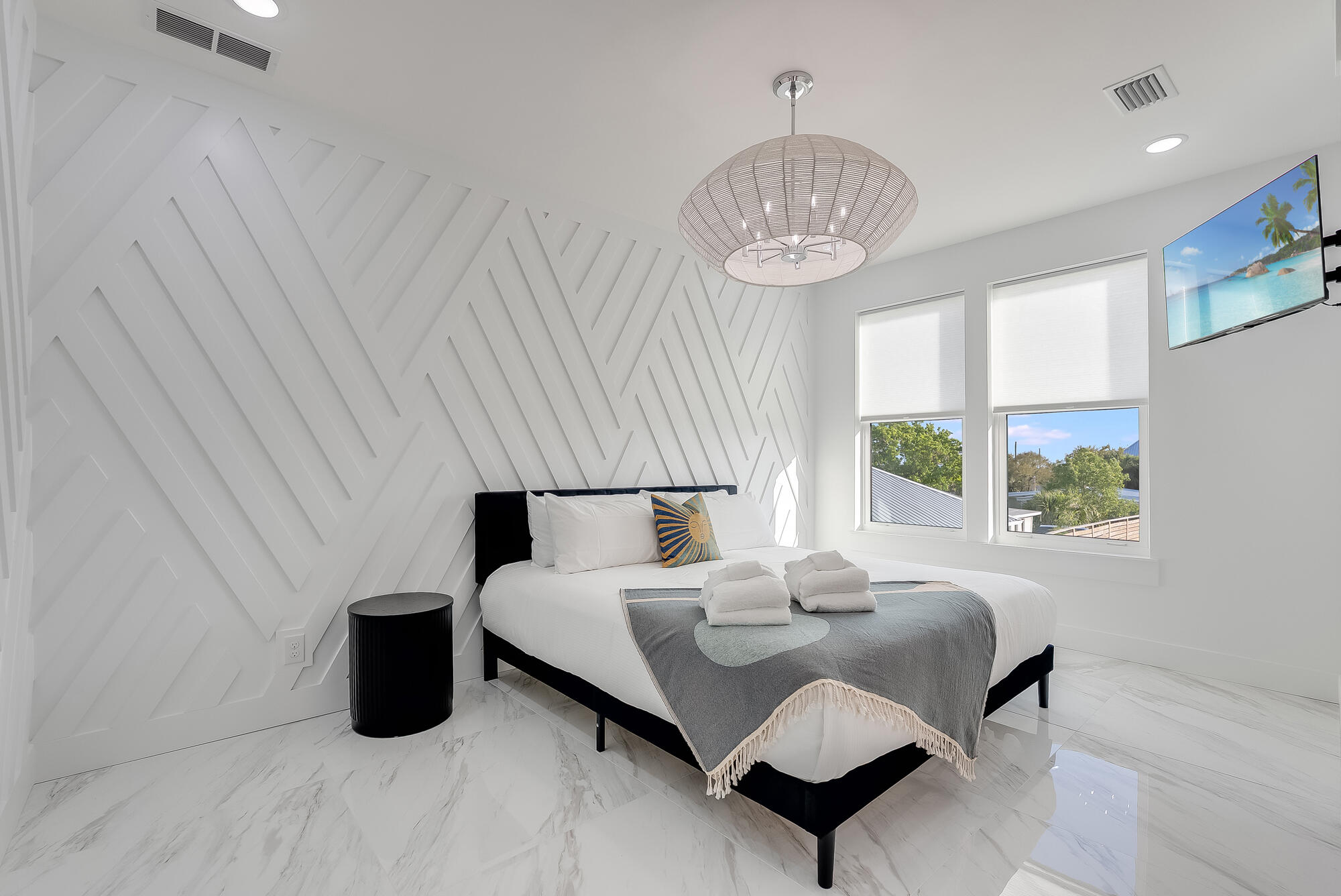 LAGUNA BEACH - Residential