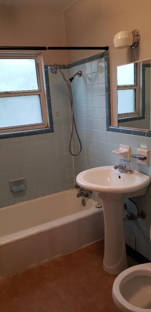 GIBSON ADD LOT 9 BLK H - Residential Lease