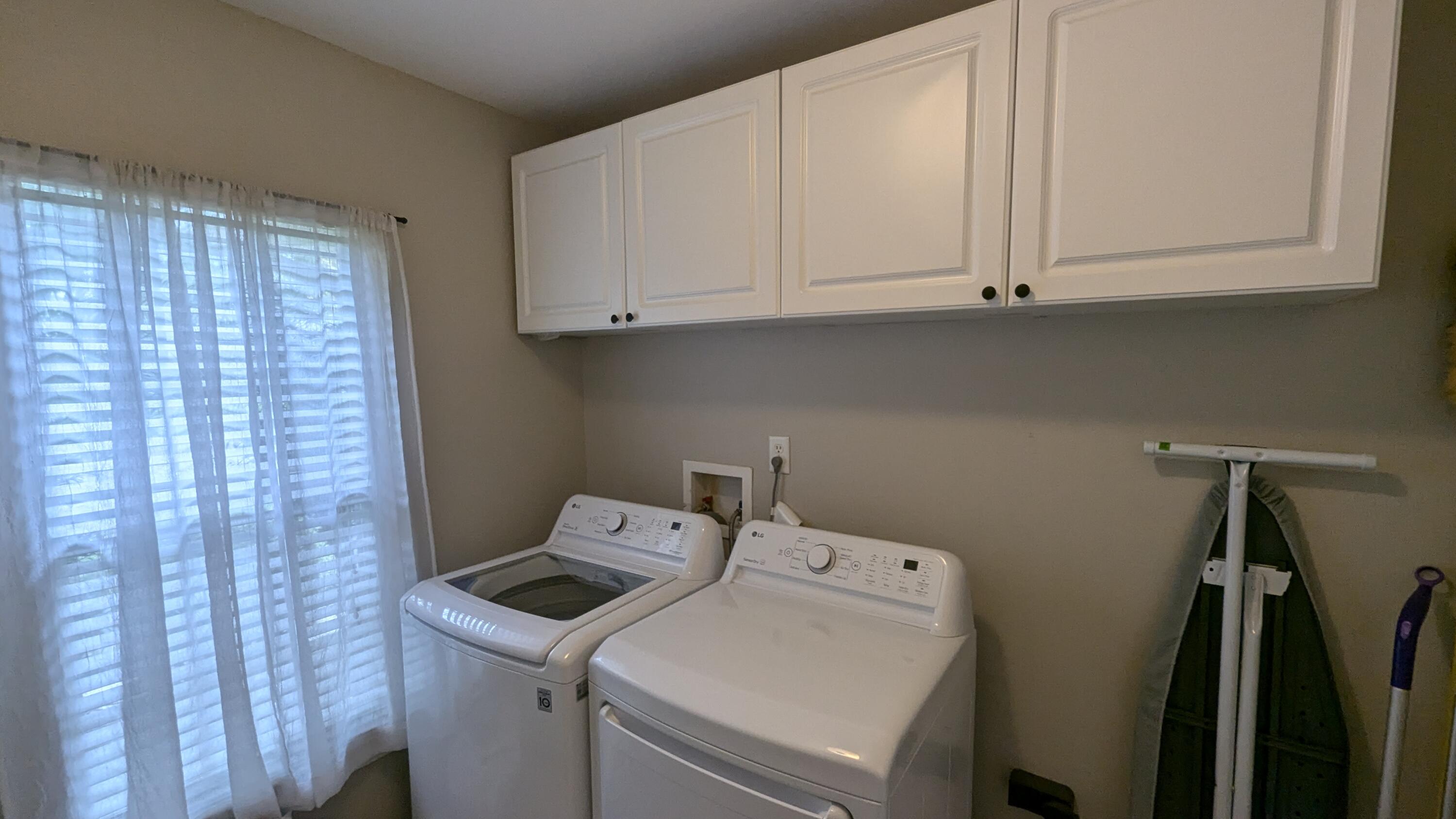 ROBLEDAL ESTATES UNIT 5 - Residential