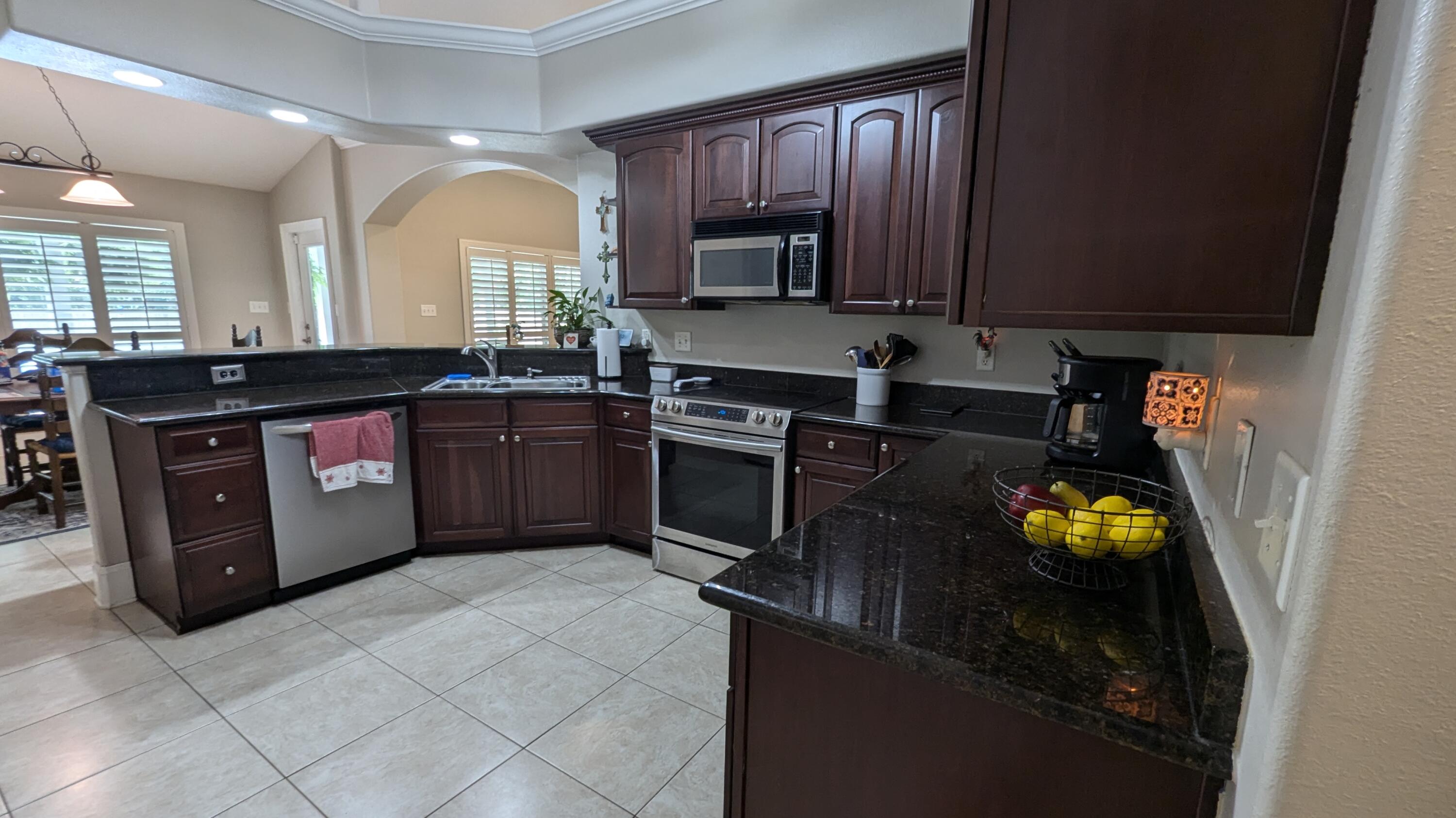 ROBLEDAL ESTATES UNIT 5 - Residential