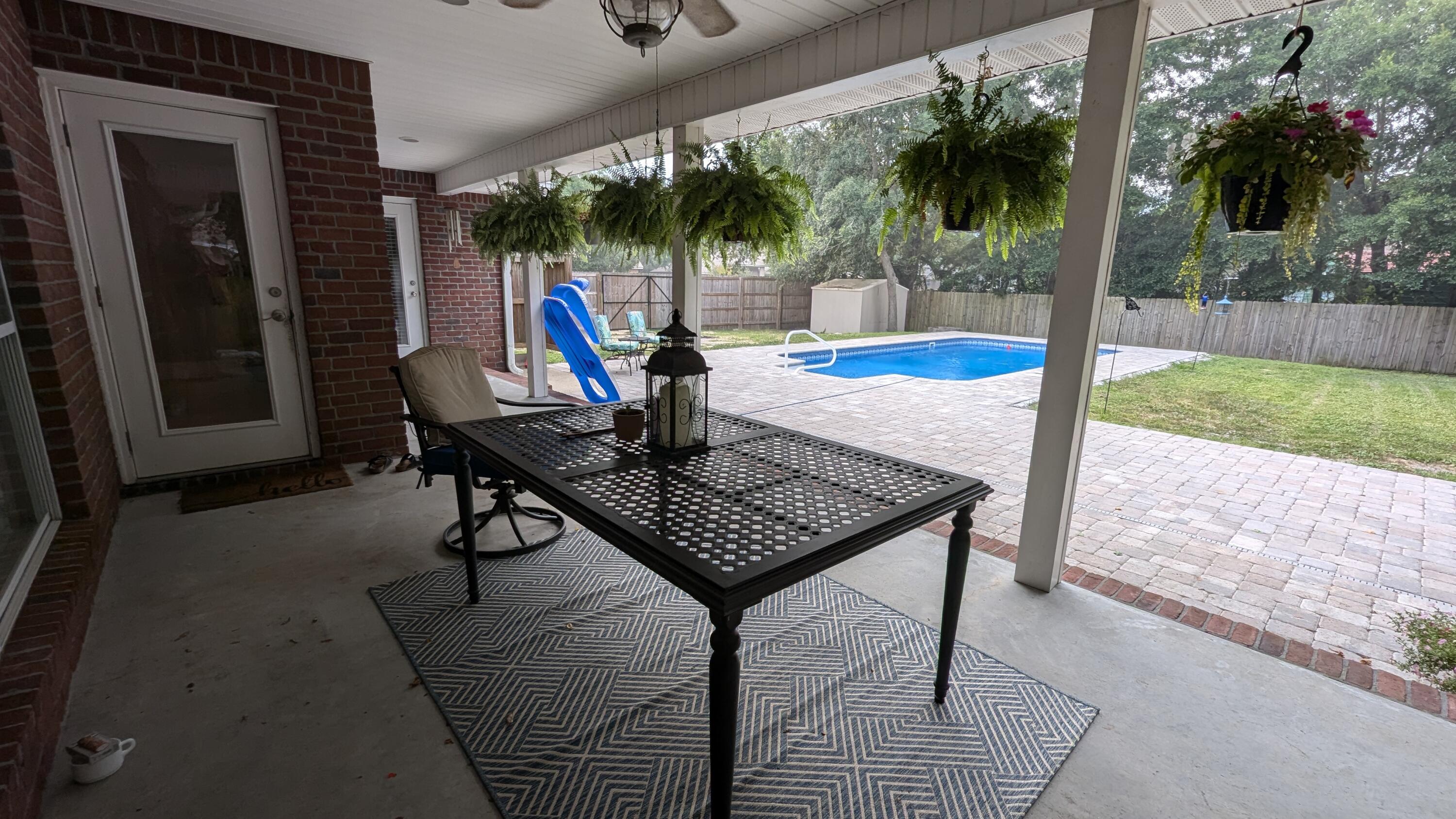 ROBLEDAL ESTATES UNIT 5 - Residential