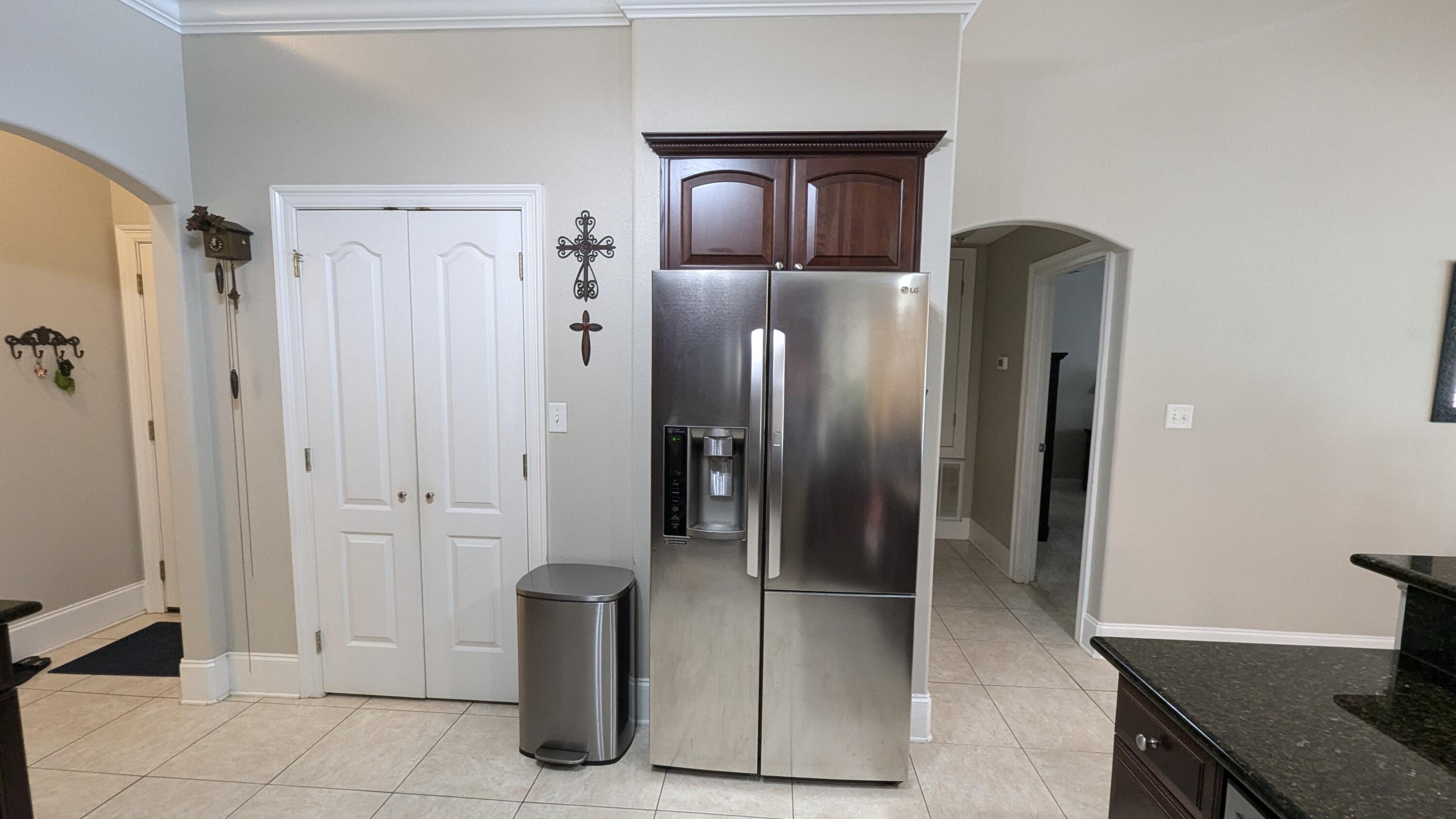 ROBLEDAL ESTATES UNIT 5 - Residential