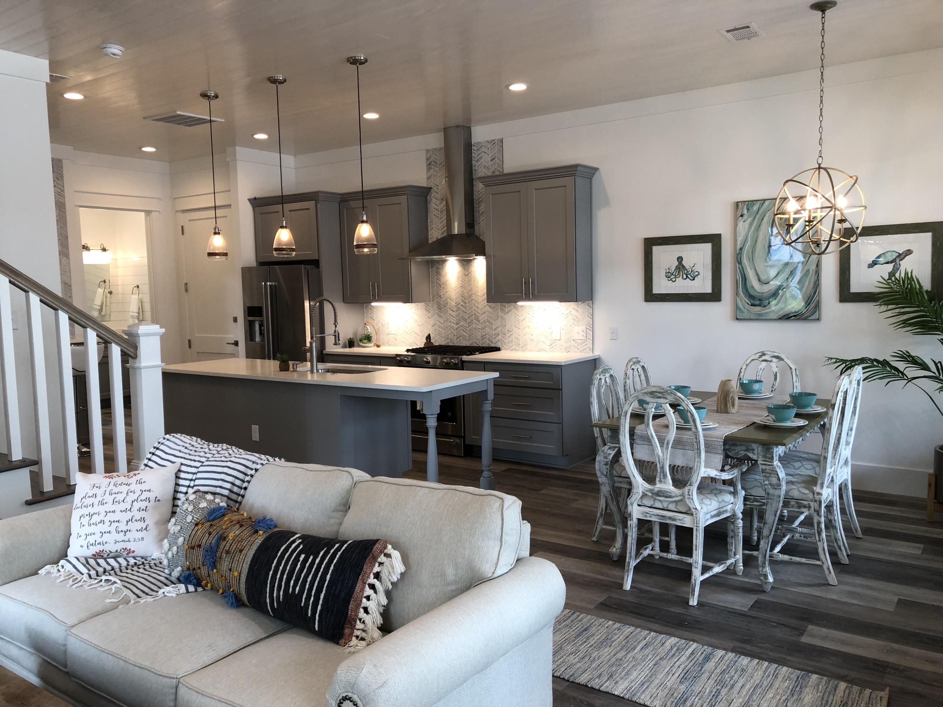 LAKESIDE AT BLUE MOUNTAIN BEACH - Residential