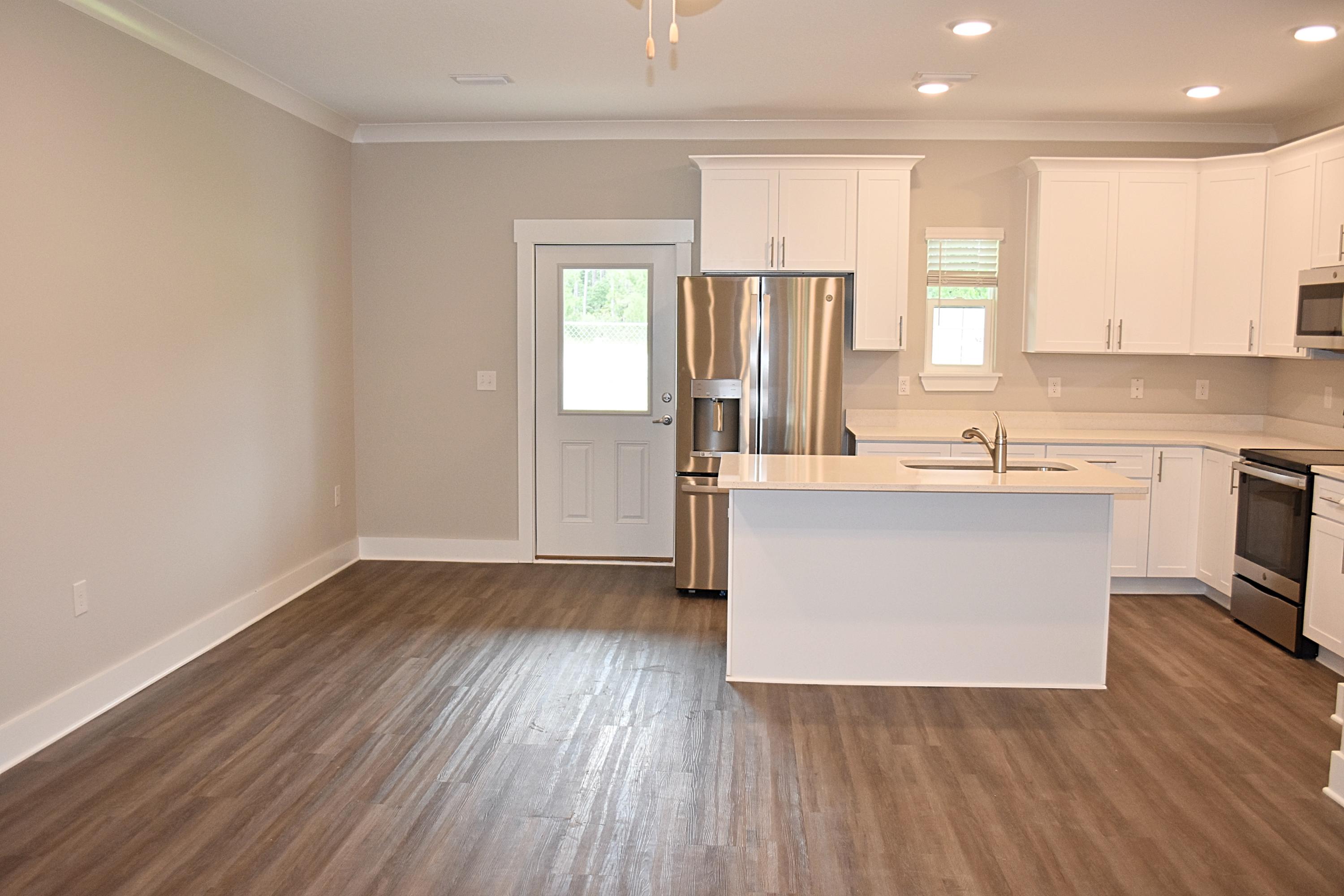 VERANDAS AT FREEPORT - Residential Lease
