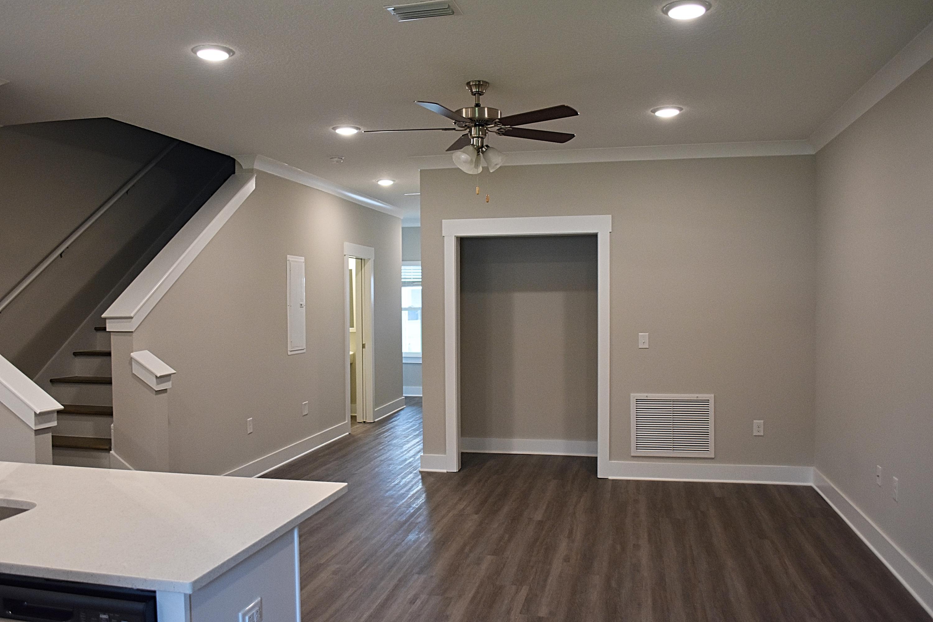 VERANDAS AT FREEPORT - Residential Lease