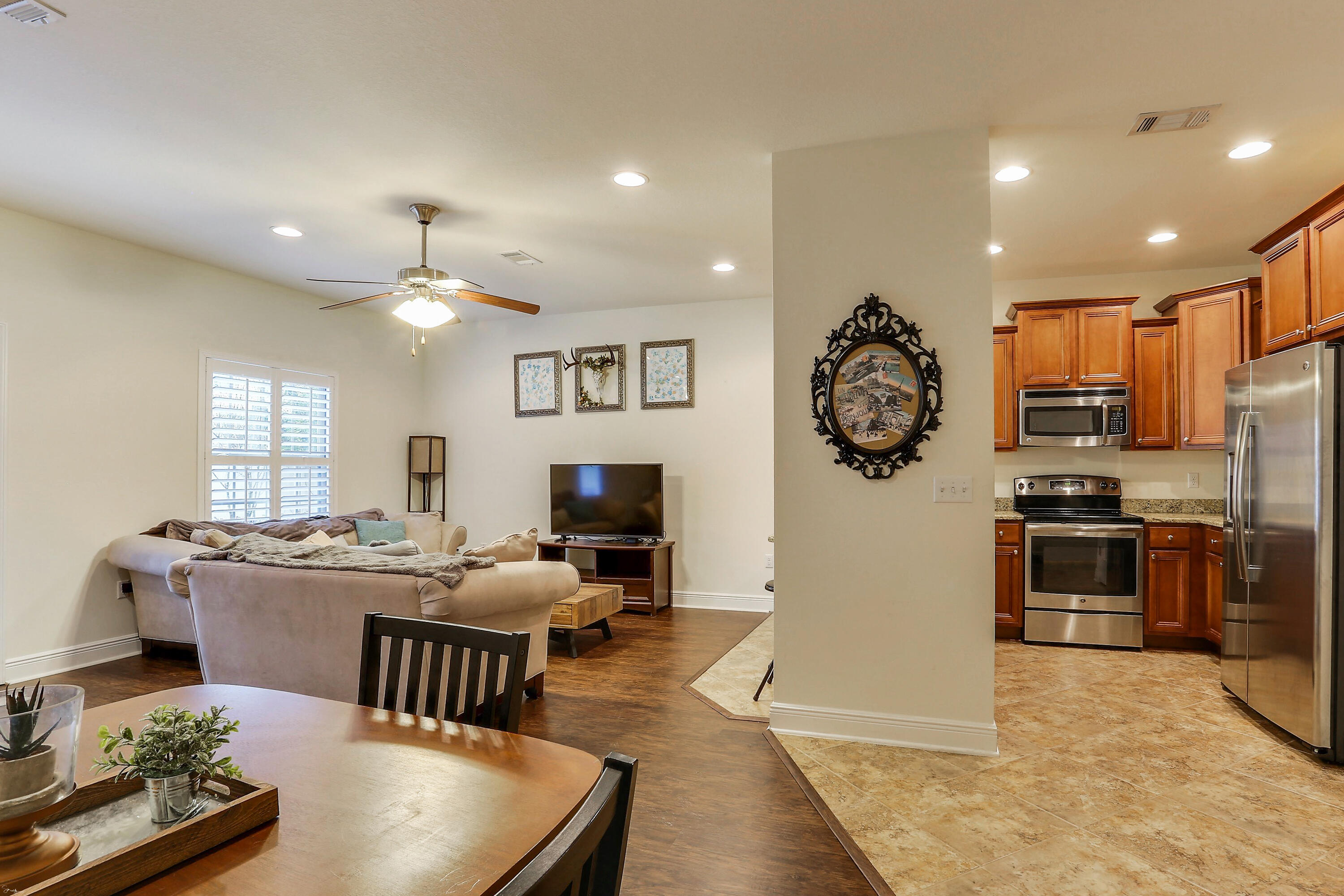 RESERVE POINTE - Residential