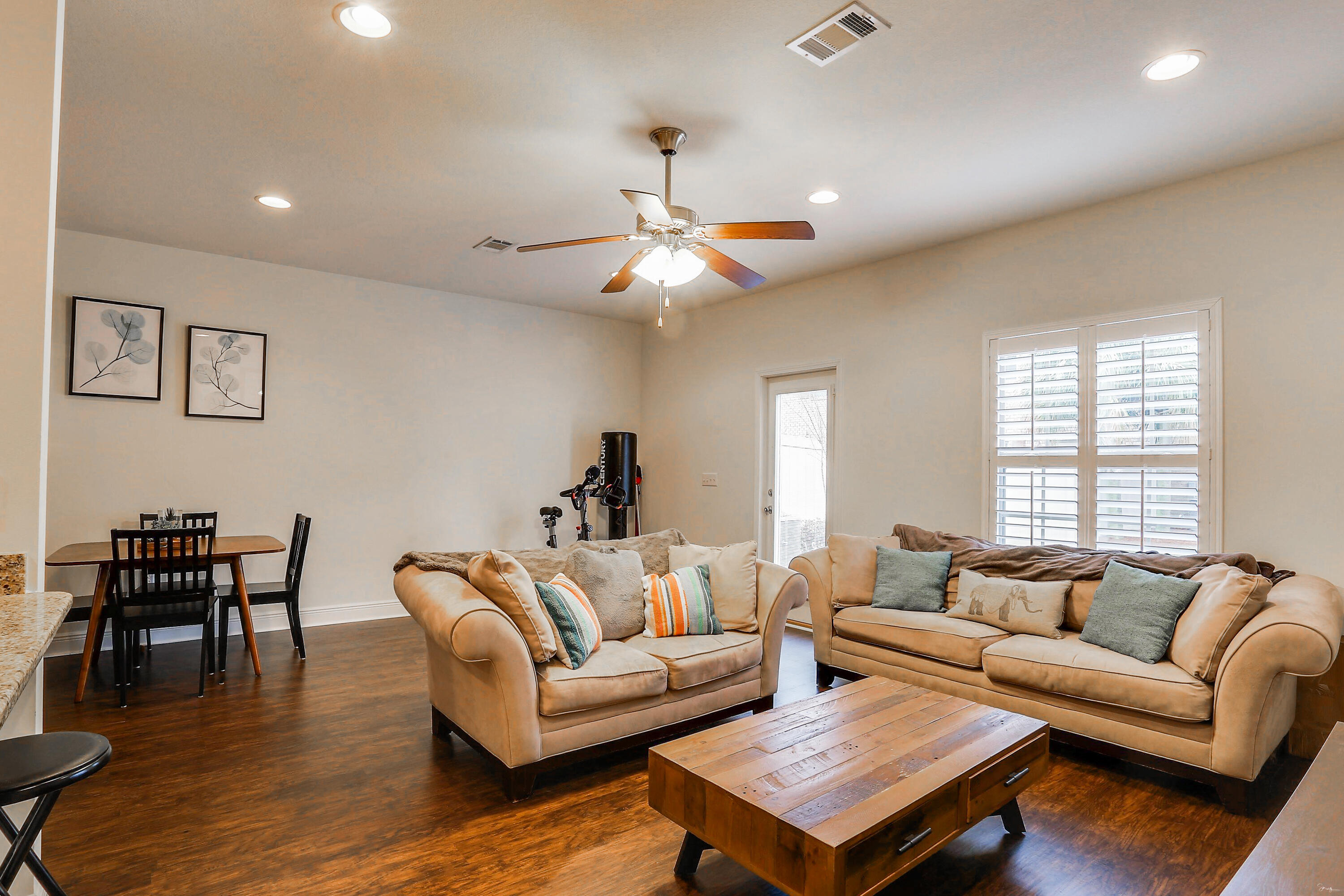 RESERVE POINTE - Residential