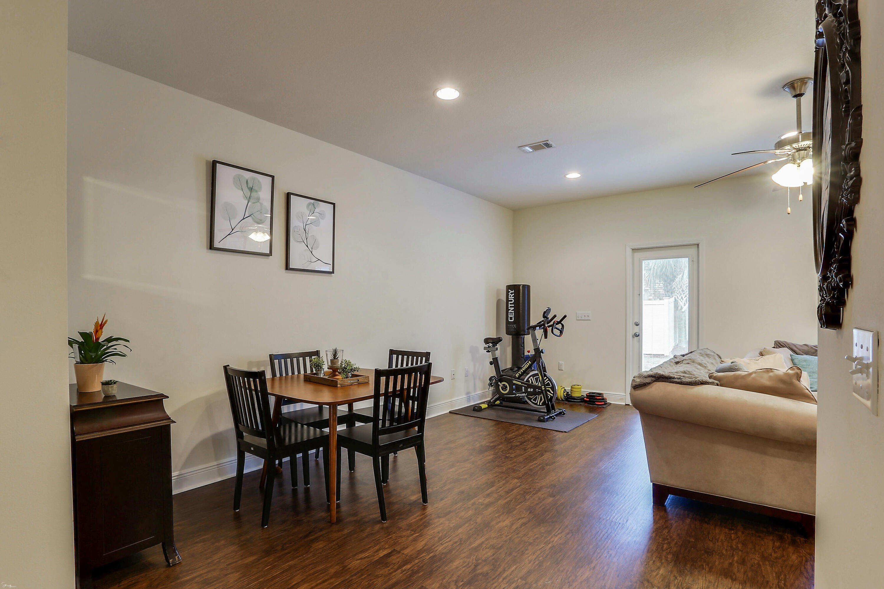 RESERVE POINTE - Residential