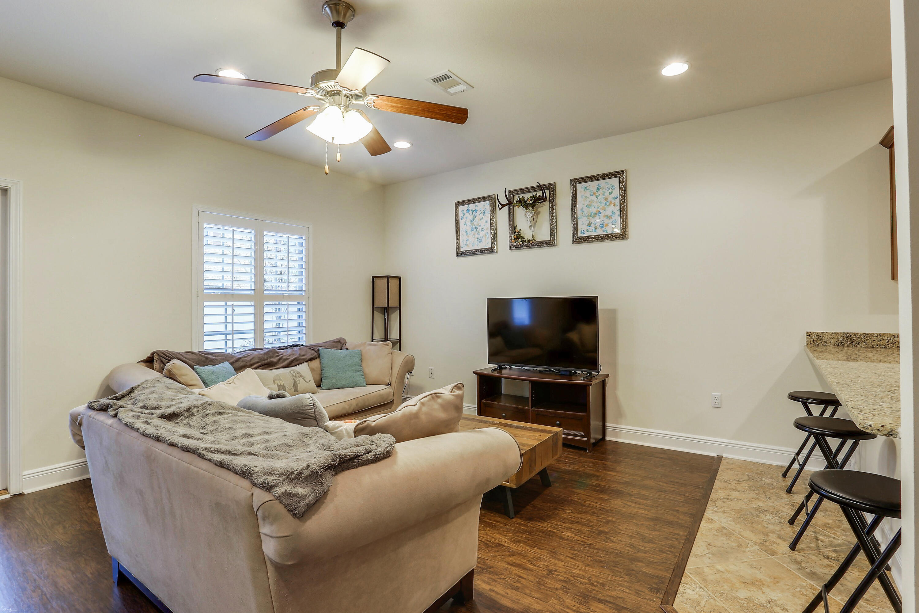 RESERVE POINTE - Residential