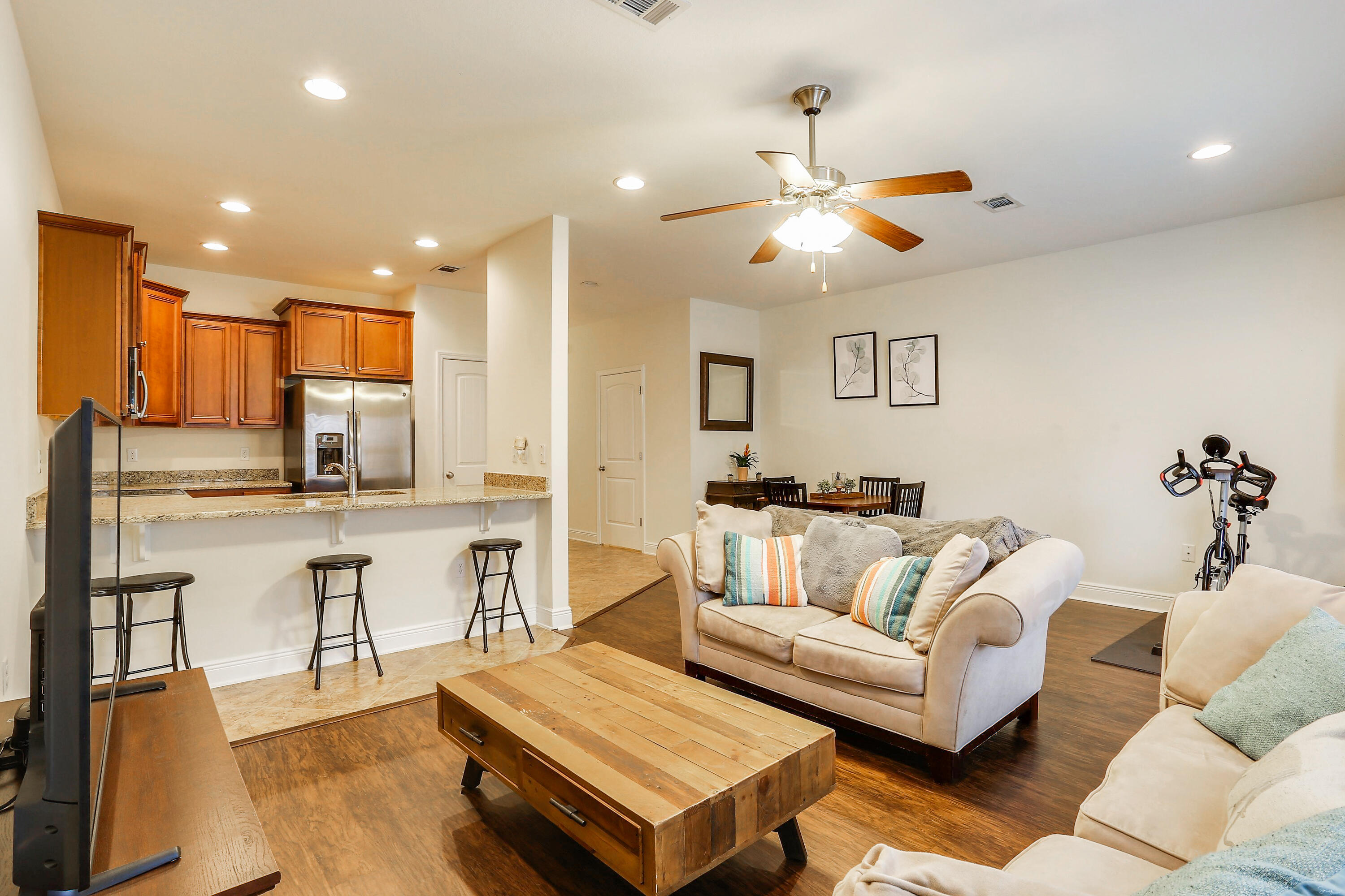 RESERVE POINTE - Residential