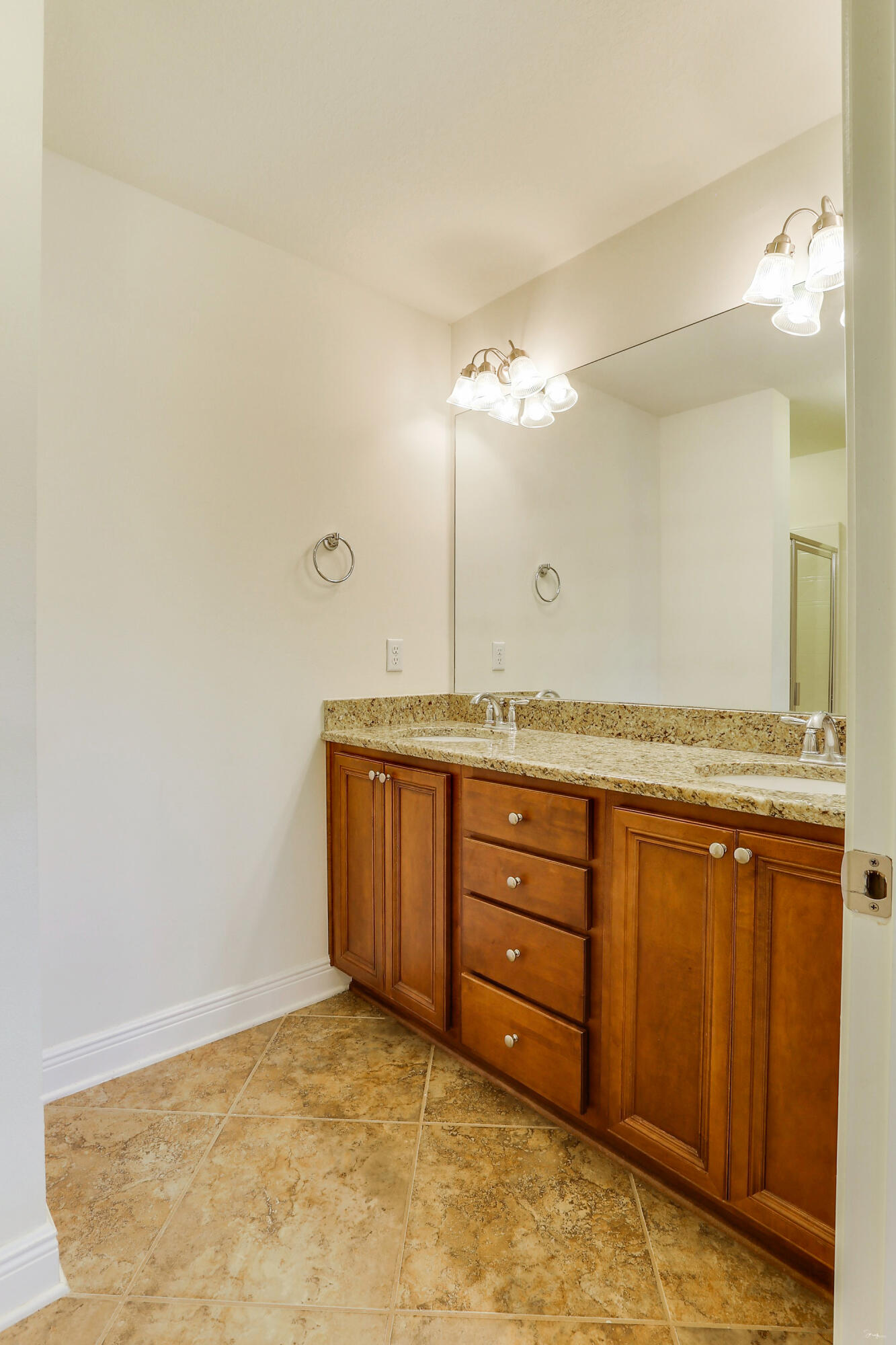 RESERVE POINTE - Residential