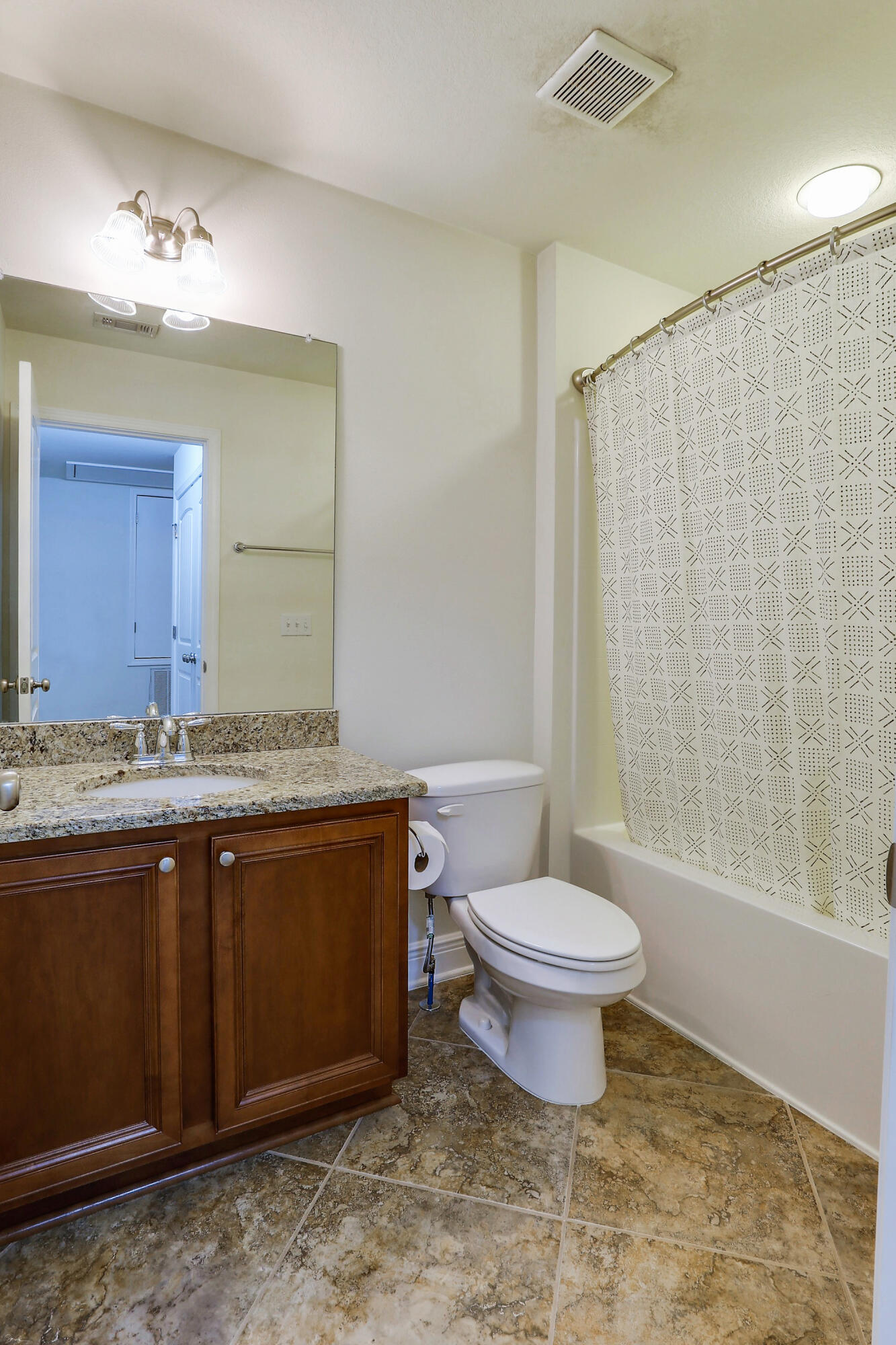 RESERVE POINTE - Residential