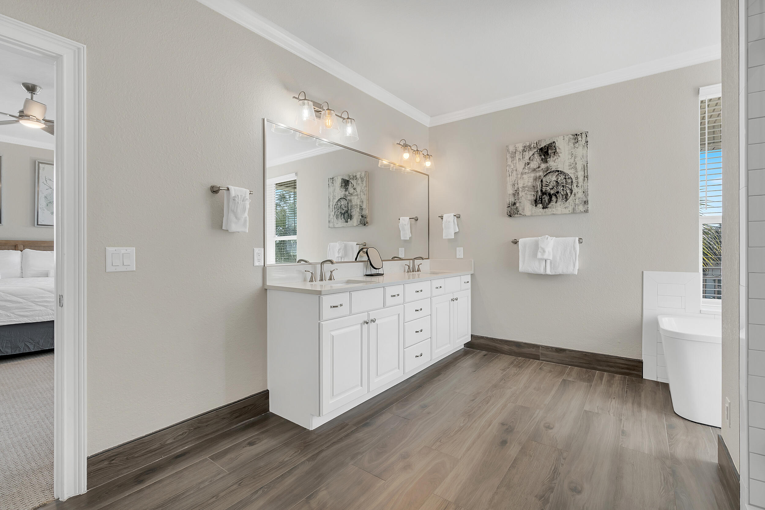 CRYSTAL SHORES - Residential