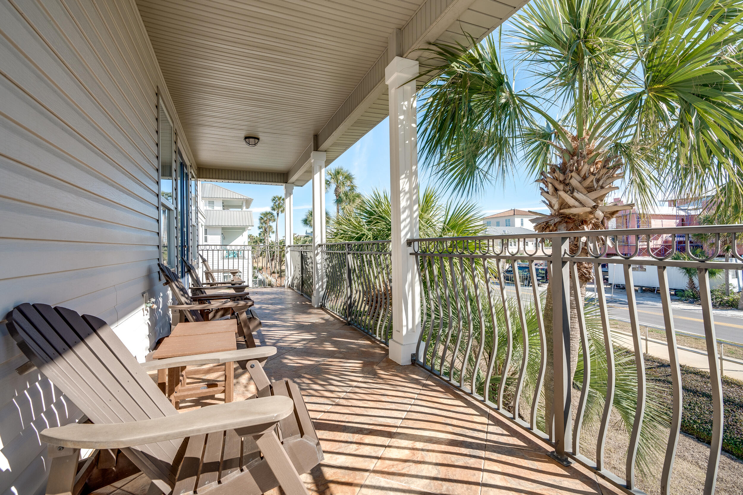 CRYSTAL SHORES - Residential