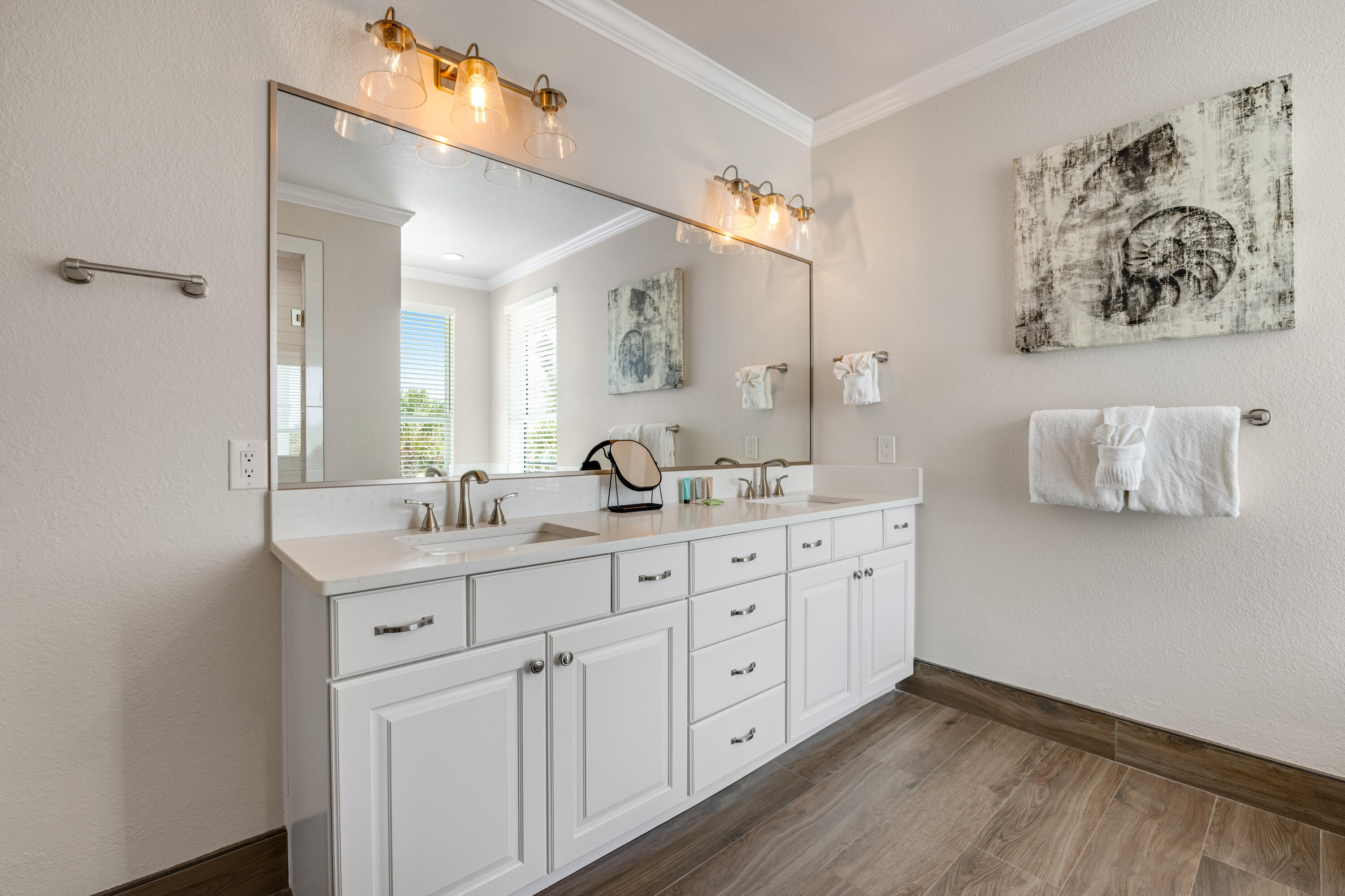 CRYSTAL SHORES - Residential