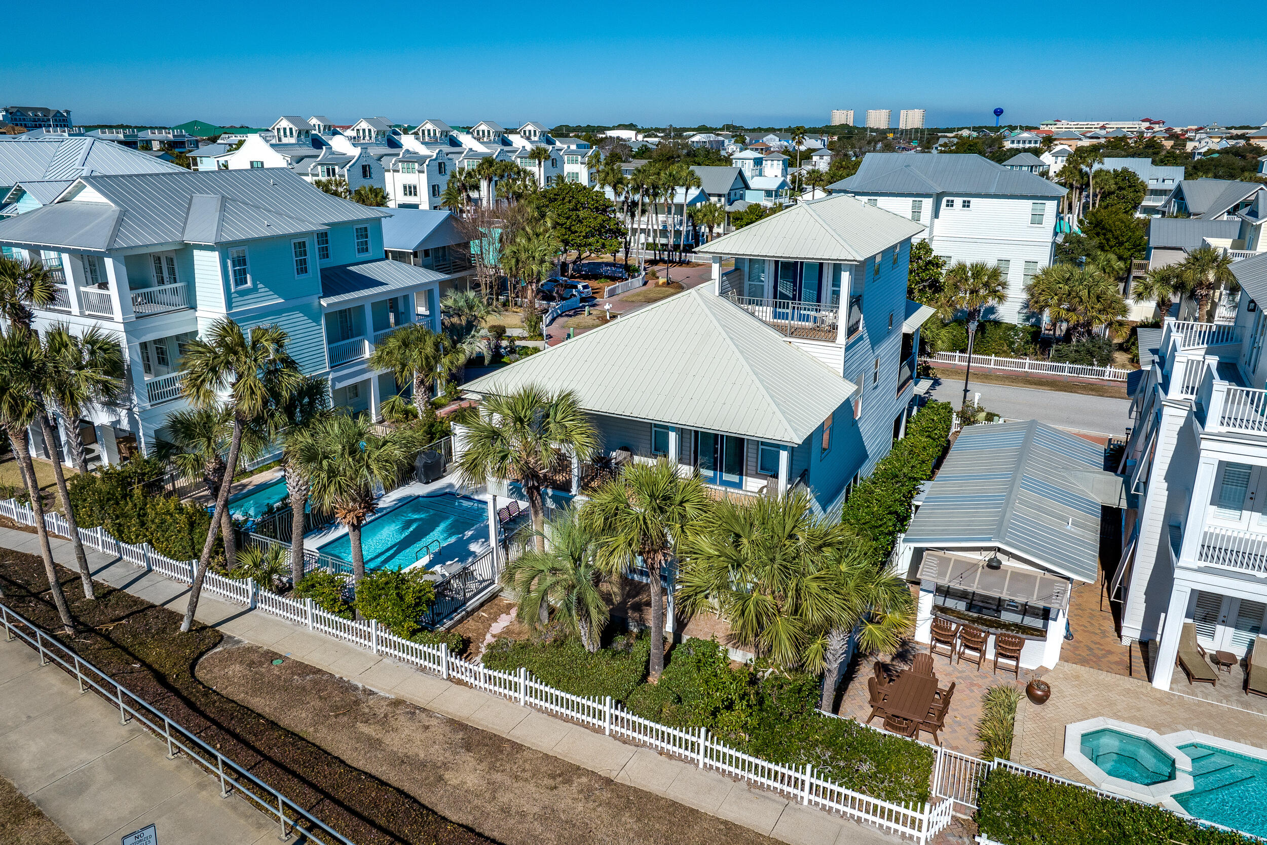 CRYSTAL SHORES - Residential