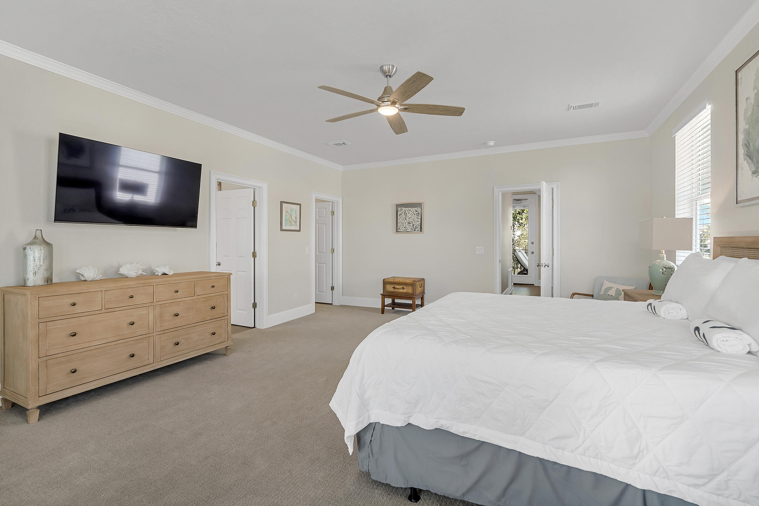 CRYSTAL SHORES - Residential