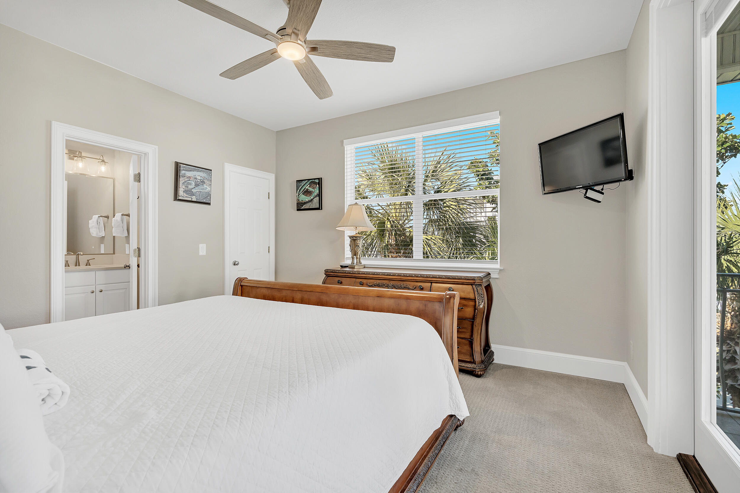 CRYSTAL SHORES - Residential