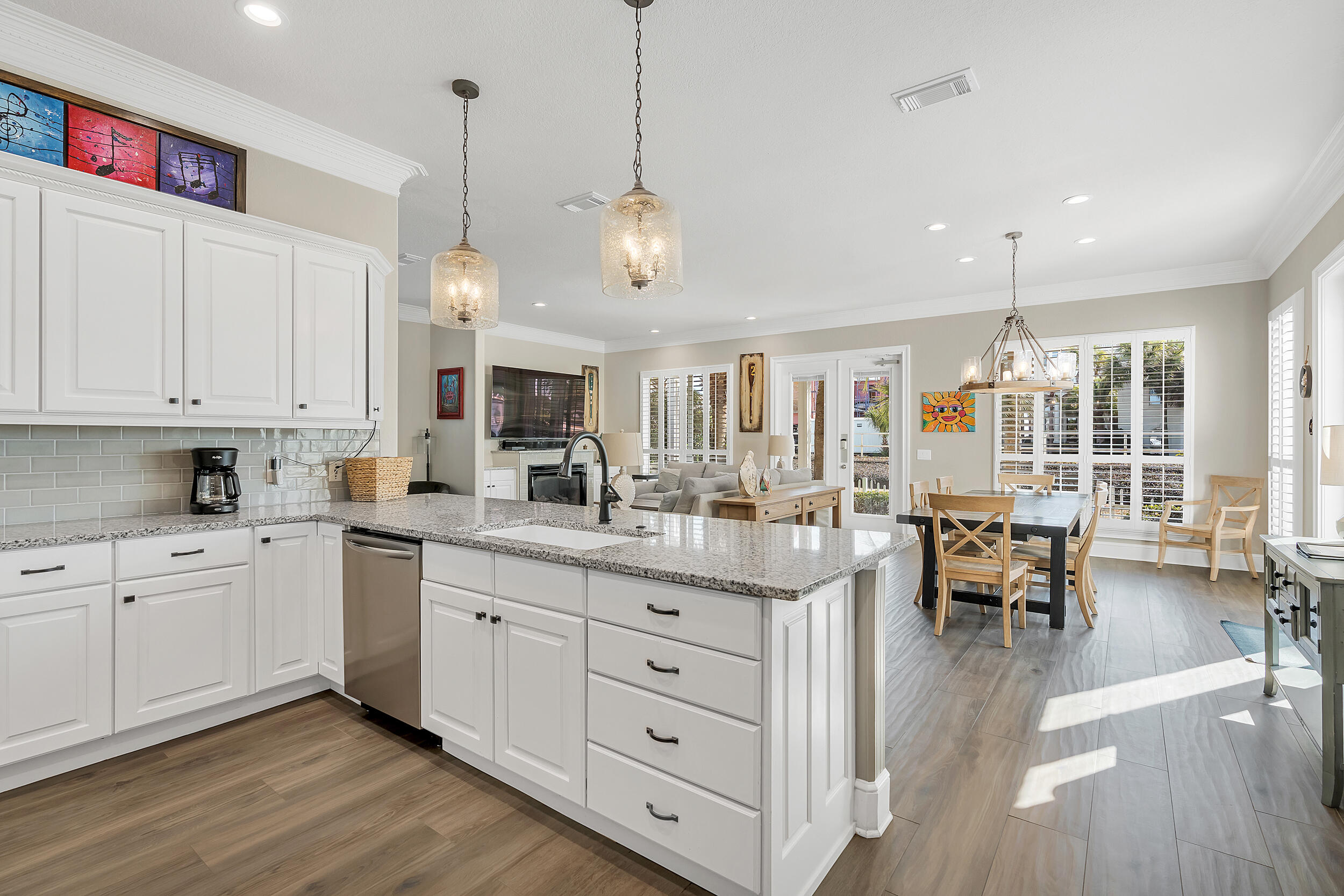 CRYSTAL SHORES - Residential