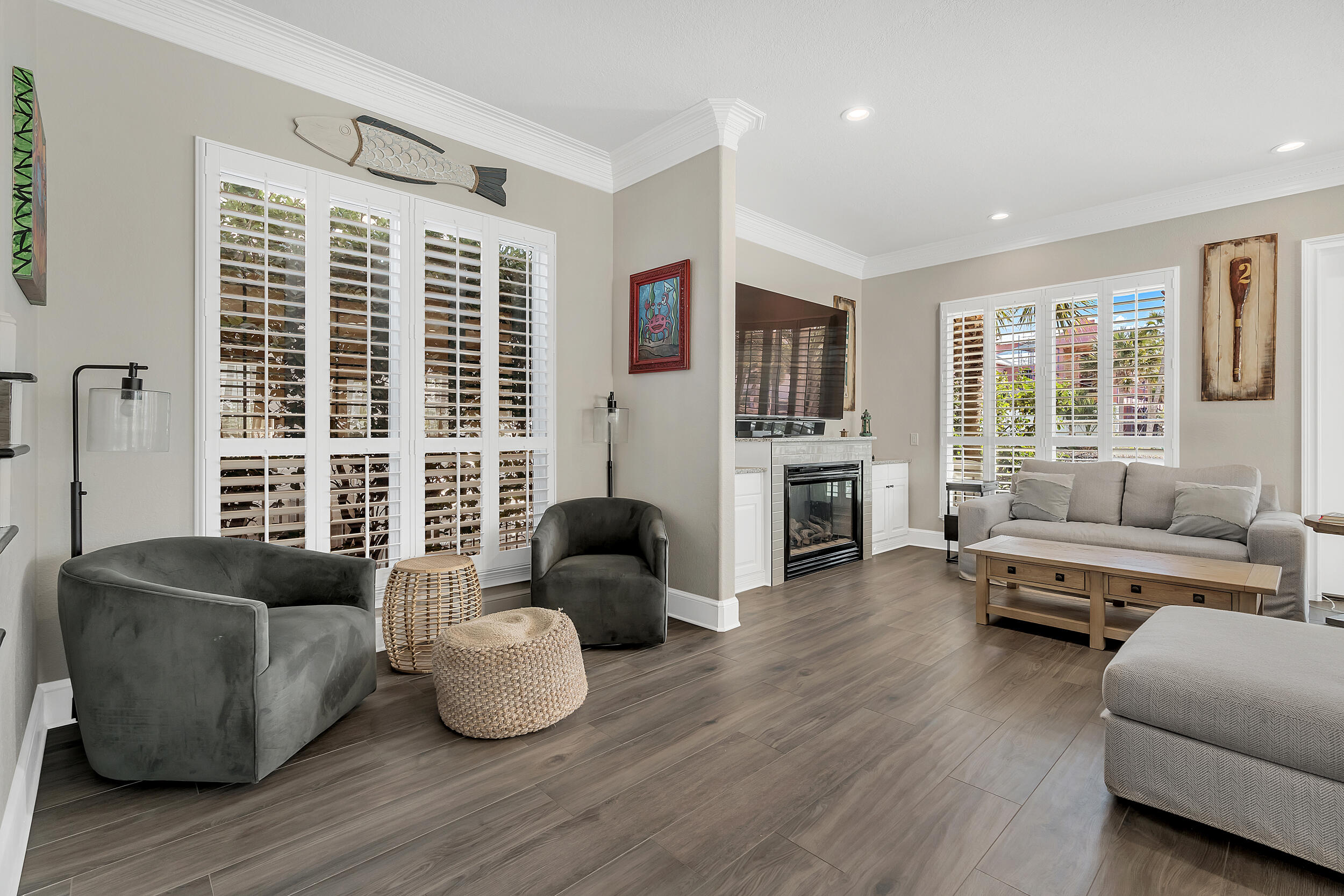 CRYSTAL SHORES - Residential