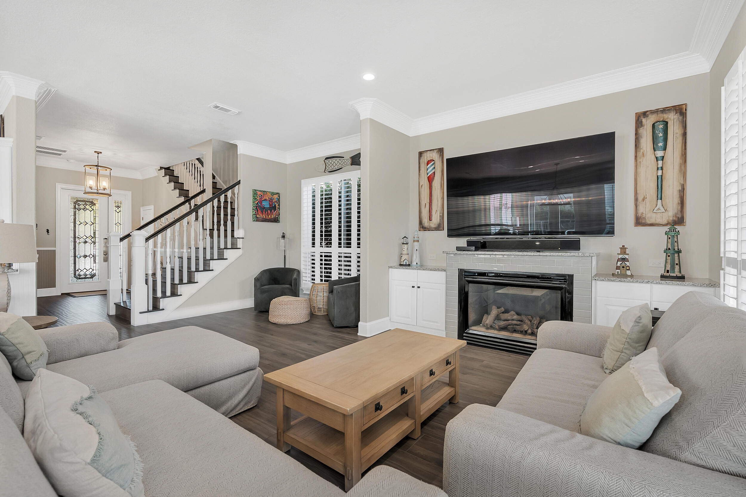 CRYSTAL SHORES - Residential