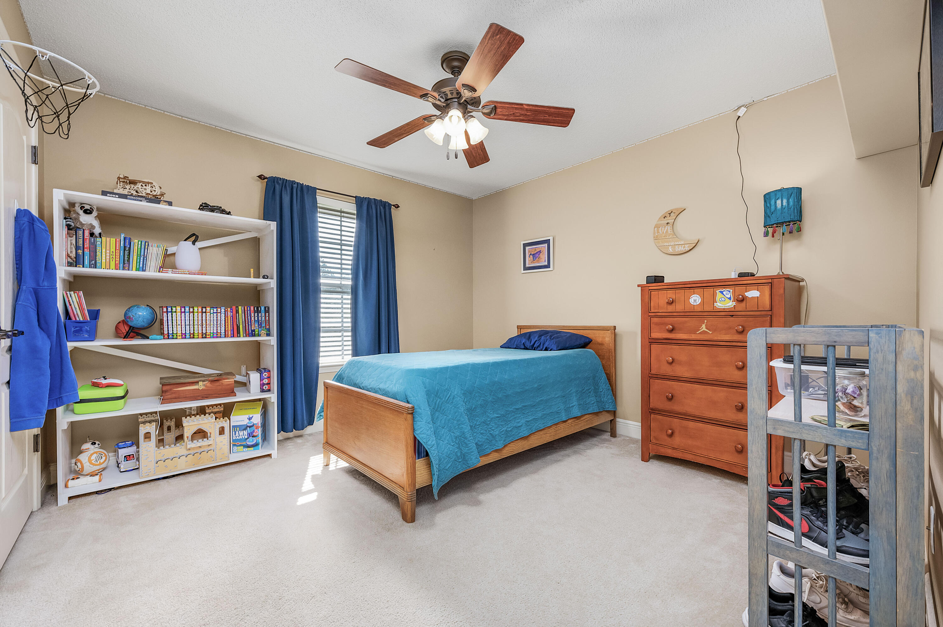 FOX CHASE - Residential