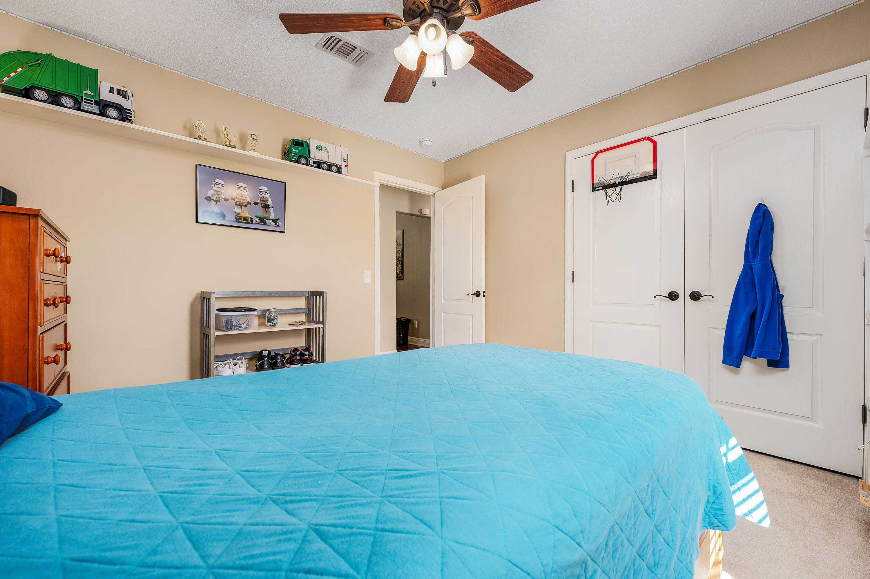 FOX CHASE - Residential