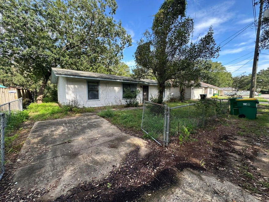 MULTIPLE OFFERS, SELLER WILL REVIEW ALL OFFERS ON 8/29/2025, BRING YOU THE HIGHEST AND BEST. Handyman Special in Niceville!This 3-bedroom, 1-bath home offers 1,056 sq. ft. on a 0.15-acre lot and is being sold as-is. Located in proximity to Lions Park and the public boat ramp, the property also sits approximately 0.5 miles from Niceville High School. Destin's beach access is about 17 miles to the south, adding to the appeal for those seeking Gulf Coast living. With significant updates and repairs needed, this property presents an opportunity for renovation or investment in a sought-after location.