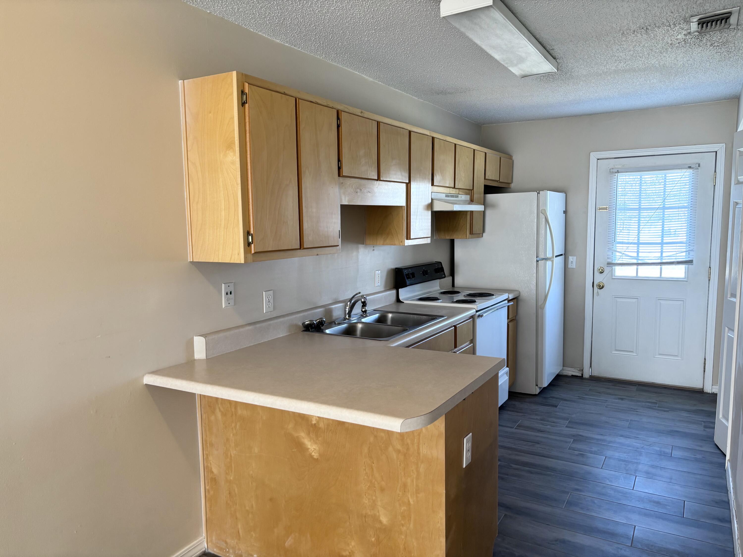 SEA LARK LANDING - Residential Lease
