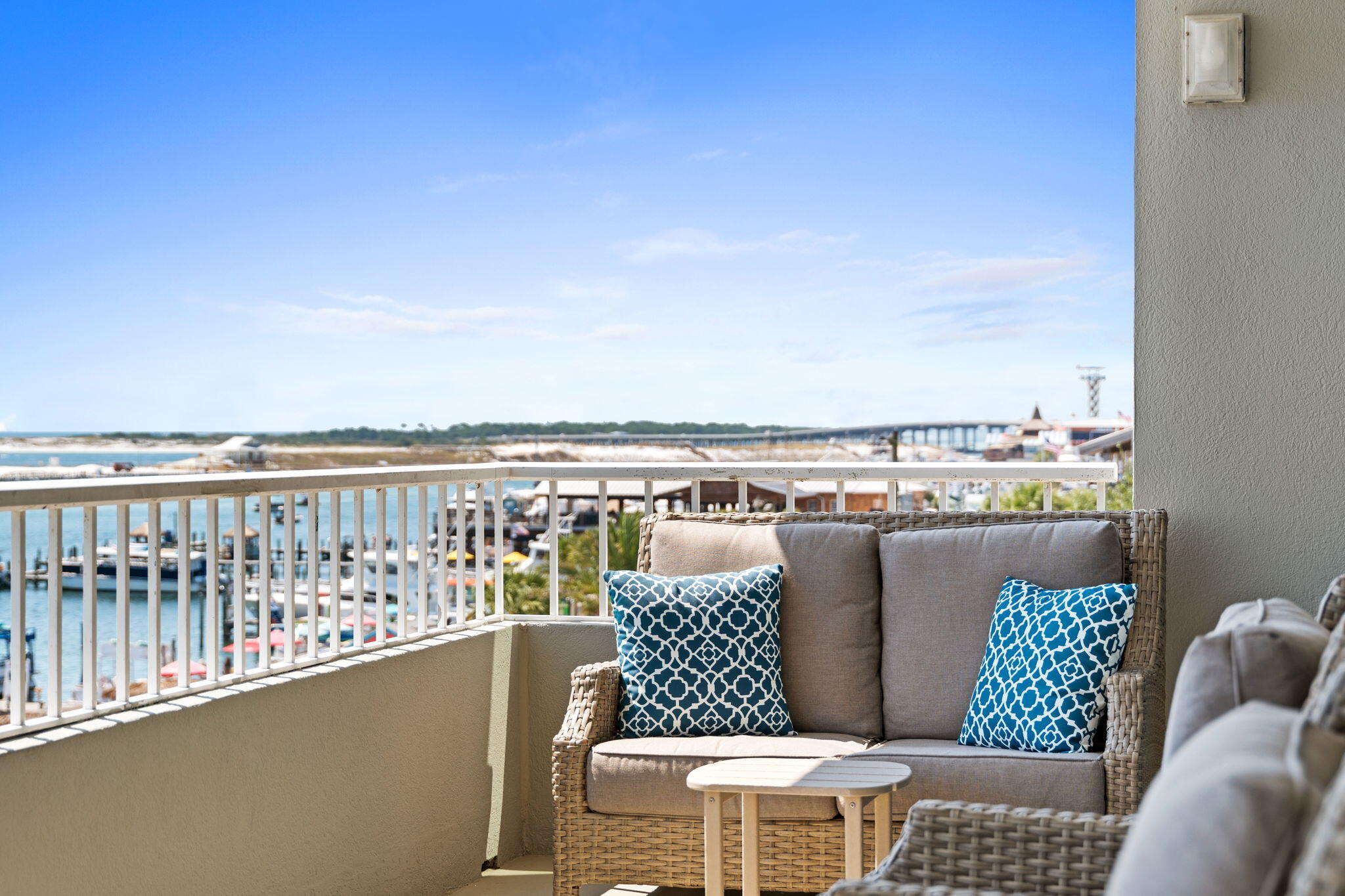 DESTIN YACHT CLUB - Residential
