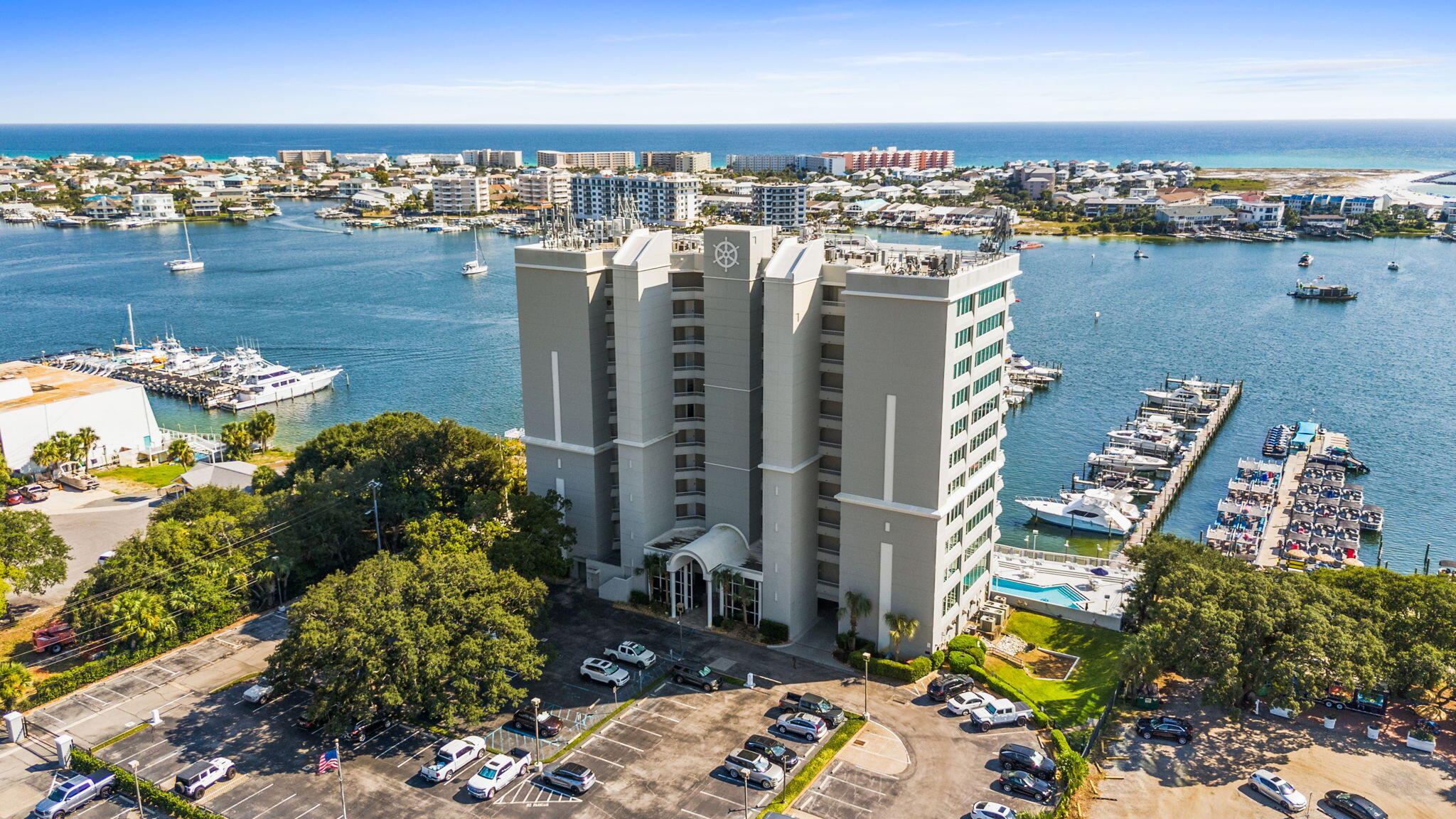 DESTIN YACHT CLUB - Residential