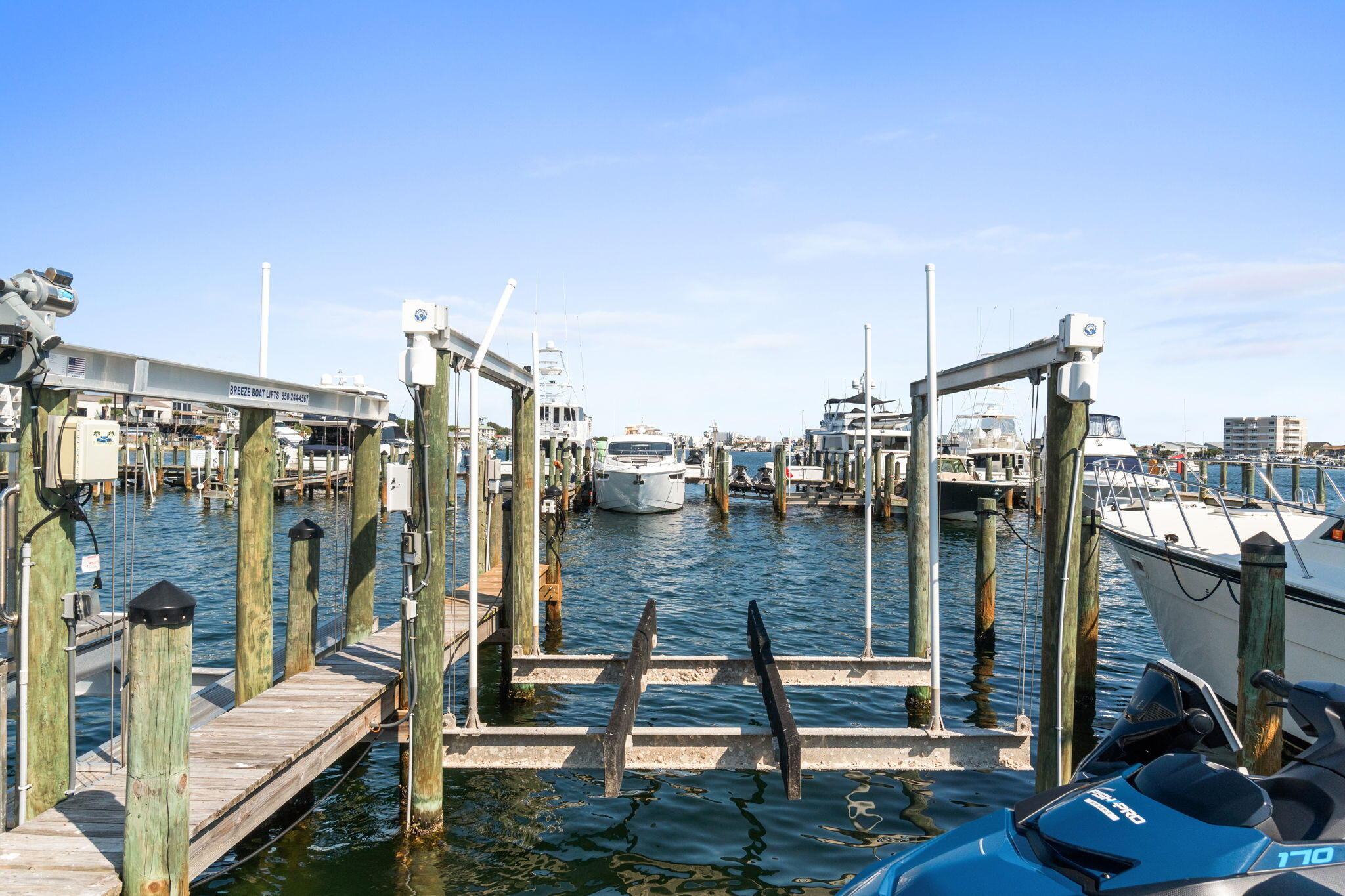 DESTIN YACHT CLUB - Residential