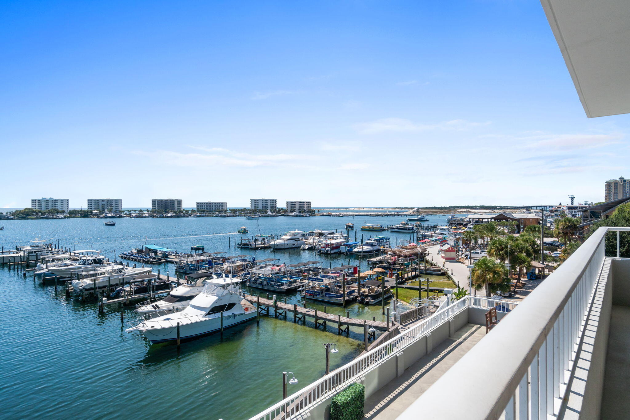 DESTIN YACHT CLUB - Residential