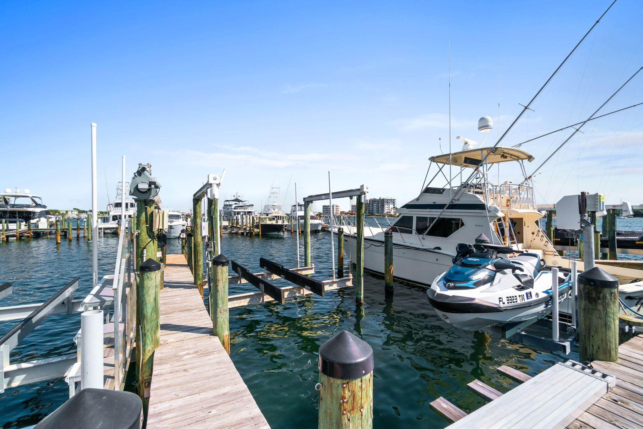 DESTIN YACHT CLUB - Residential