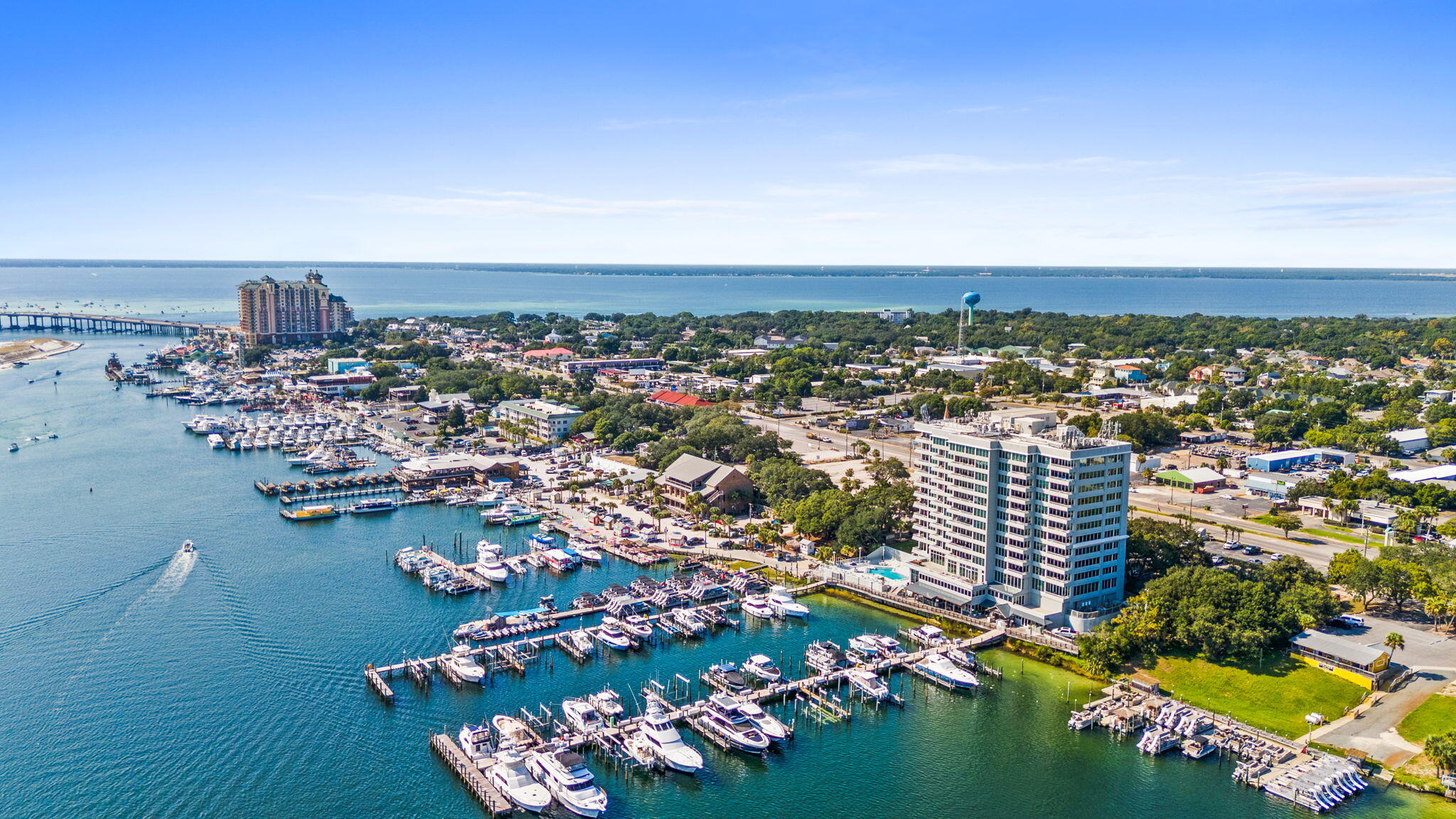 DESTIN YACHT CLUB - Residential