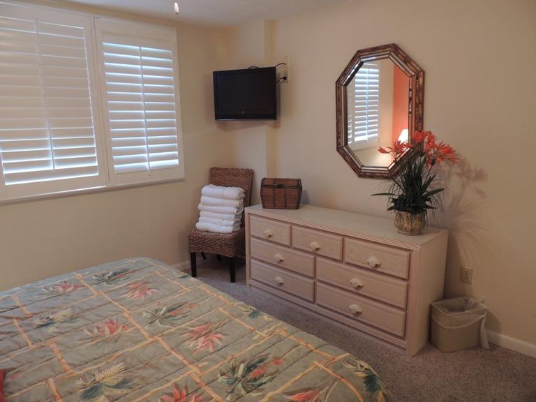 ISLANDER CONDO PH 2 - Residential