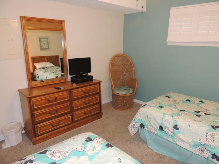 ISLANDER CONDO PH 2 - Residential